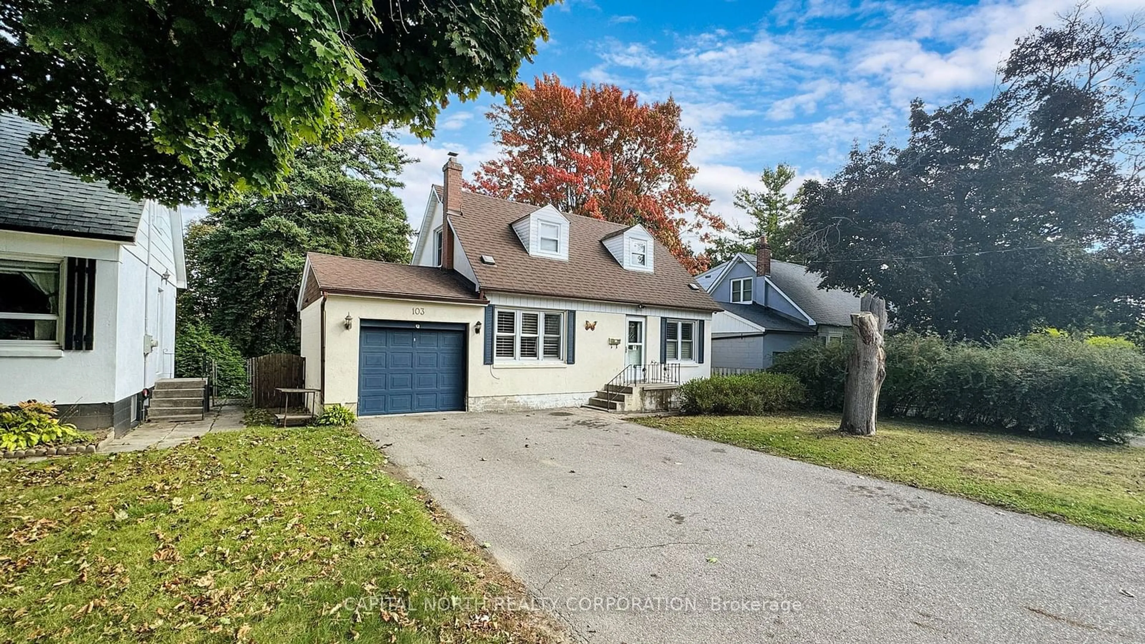 Frontside or backside of a home, cottage for 103 Ruggles Ave, Richmond Hill Ontario L4C 1Y1