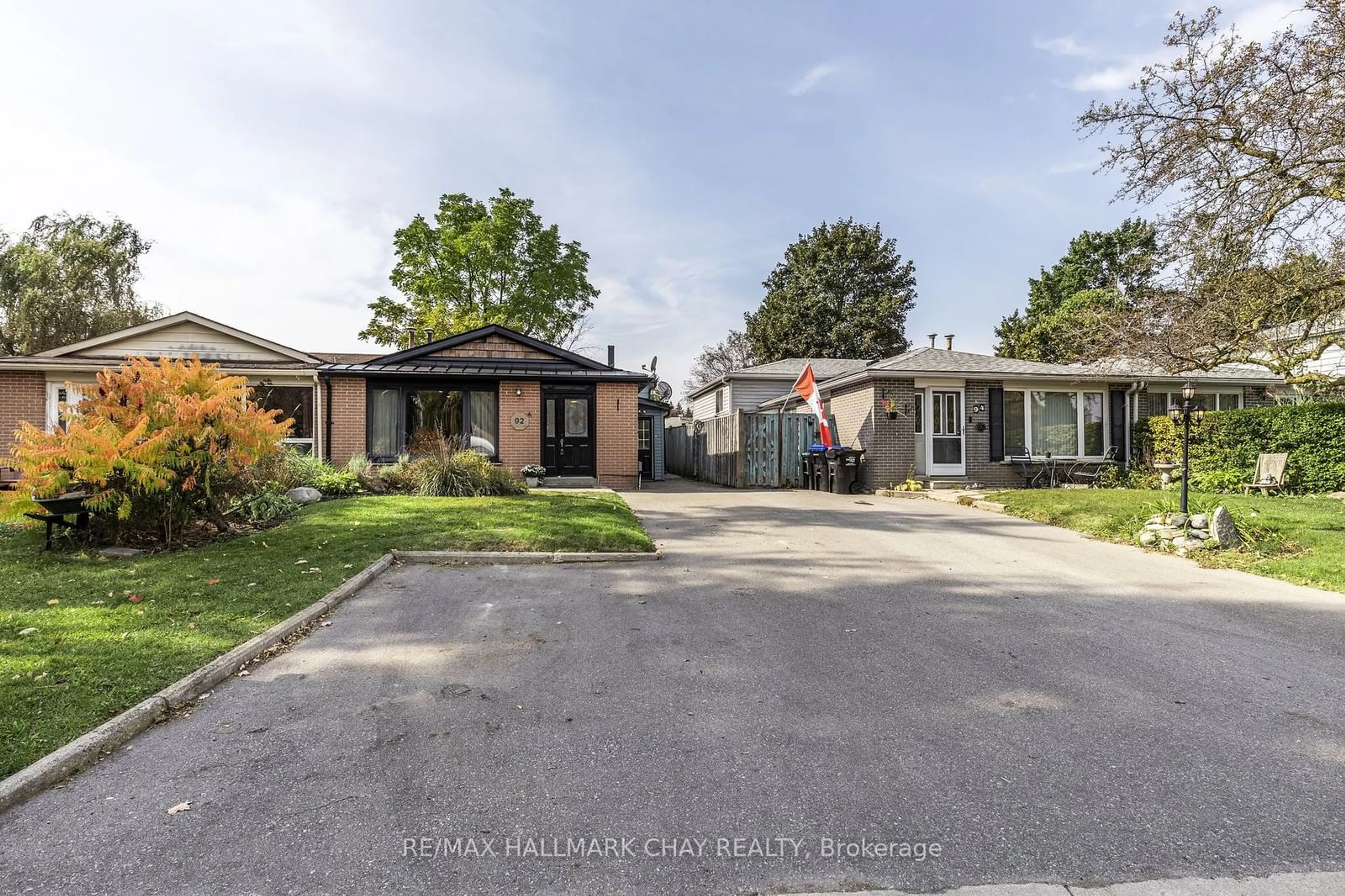 Frontside or backside of a home, the street view for 92 Walkem Dr, New Tecumseth Ontario L0G 1W0