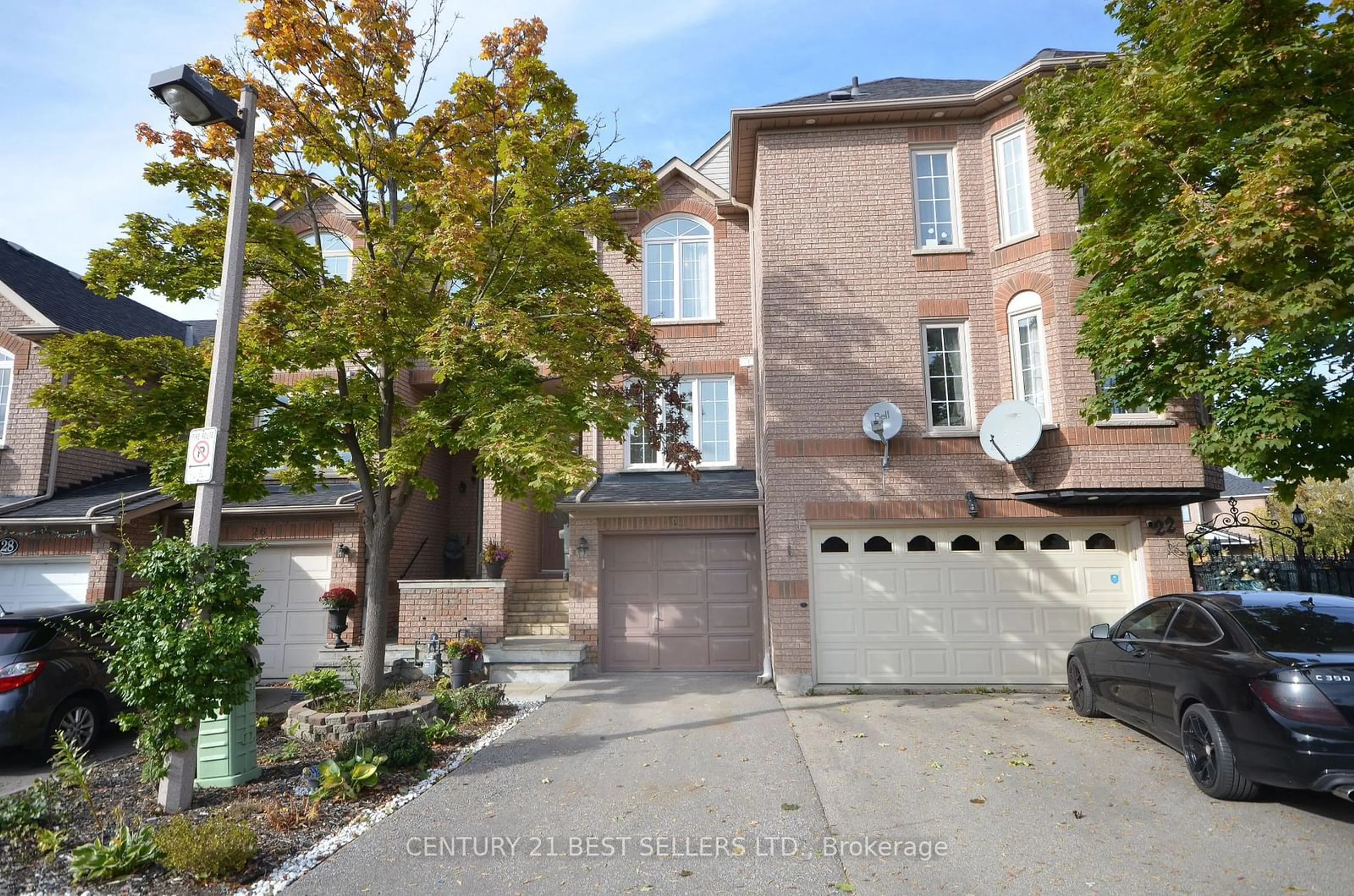 A pic from exterior of the house or condo, the street view for 24 Tania Cres, Vaughan Ontario L6A 2M8