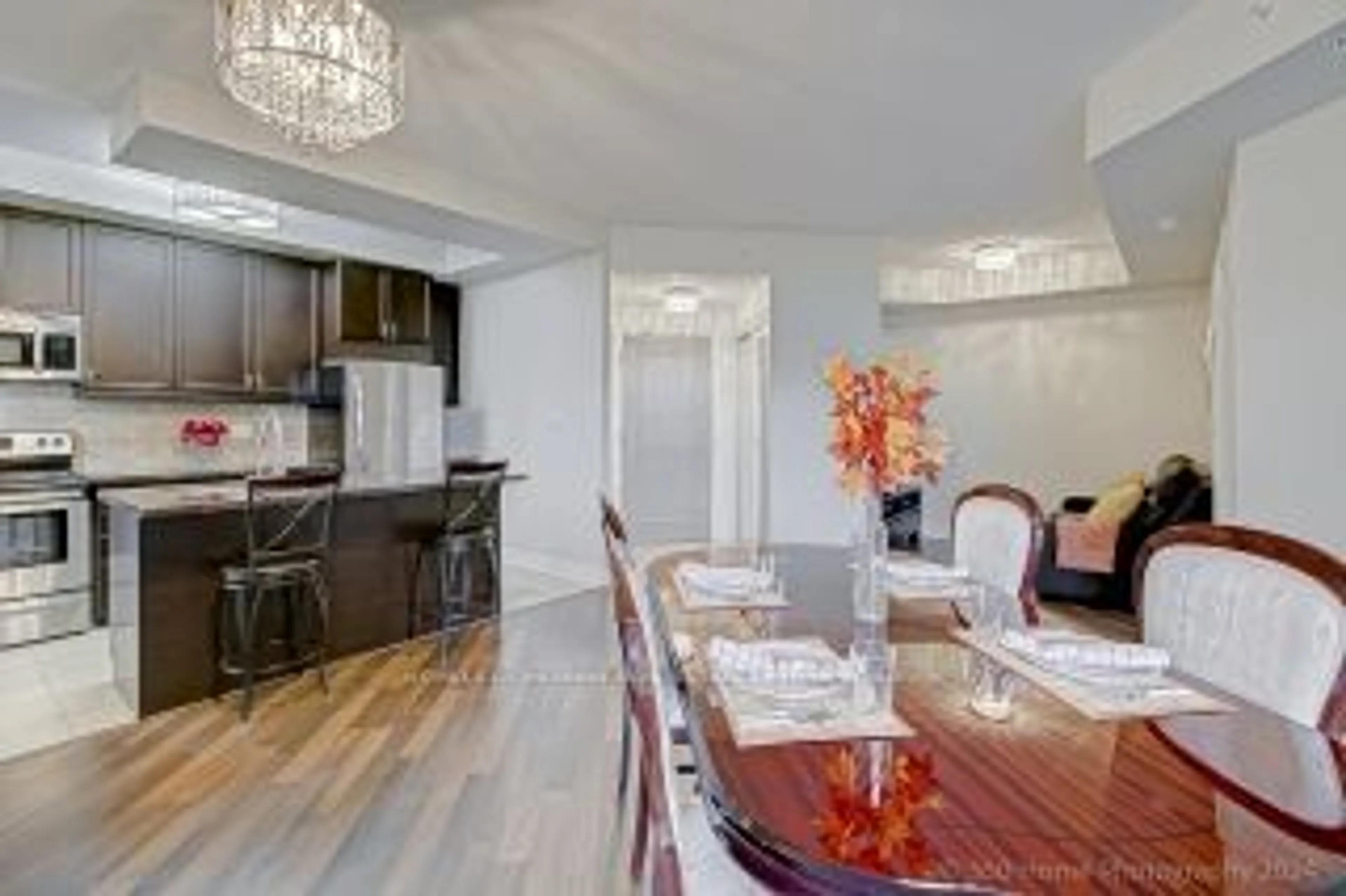 Open concept kitchen for 2396 Major Mackenzie Dr #216, Vaughan Ontario L6A 4Y1