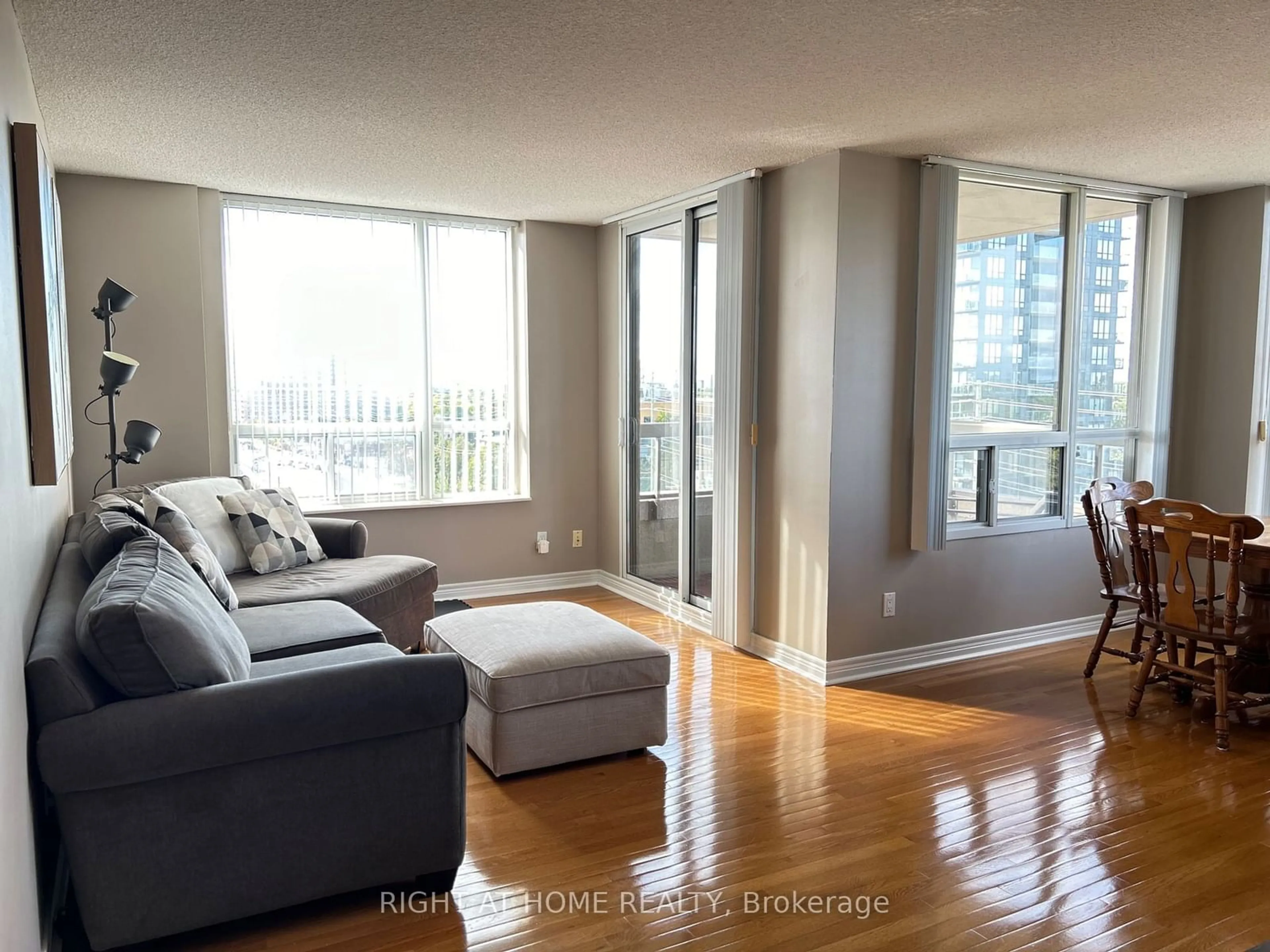 Living room, wood floors for 9 Northern Heights Dr #805, Richmond Hill Ontario L4B 4M5