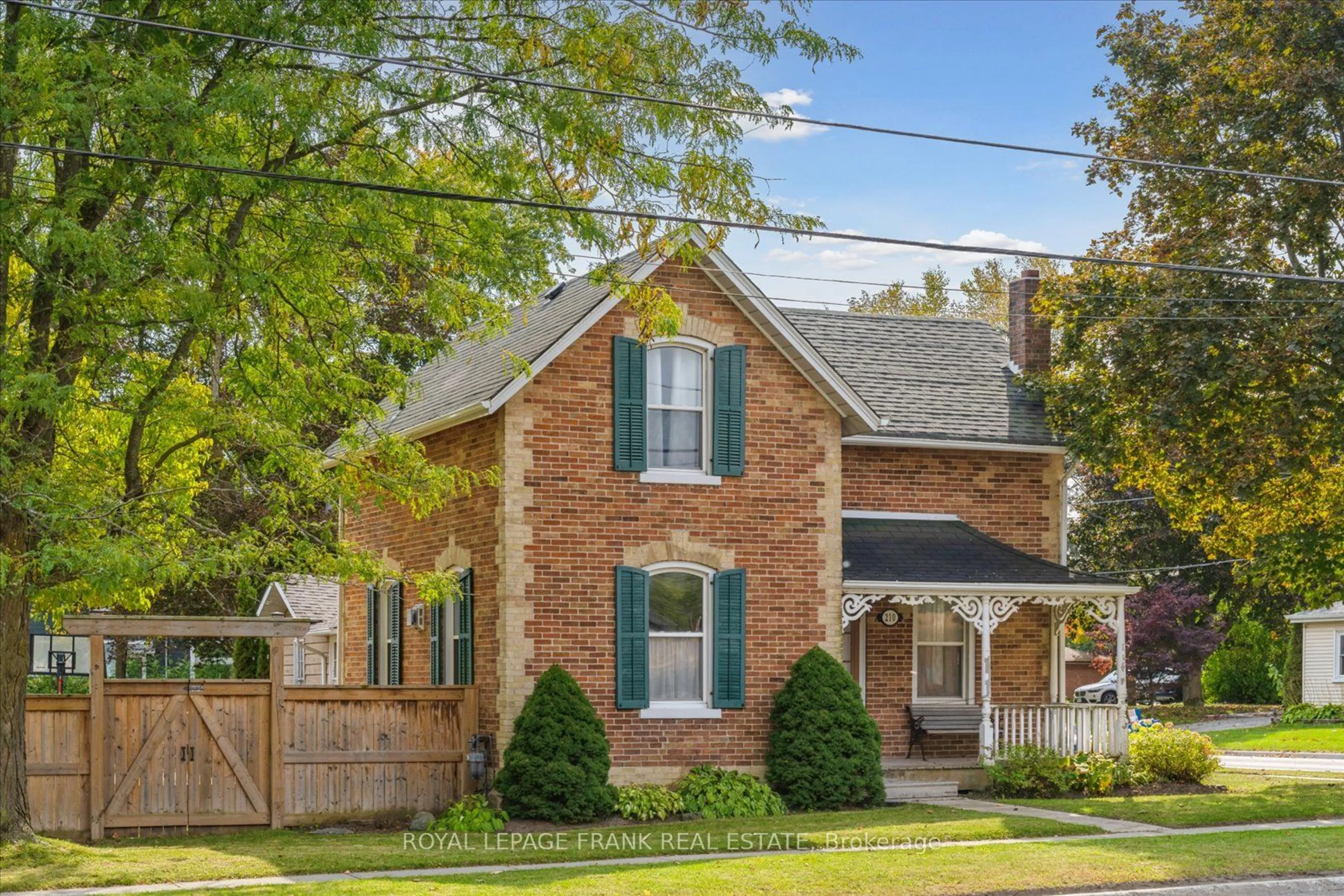 Home with brick exterior material for 210 Brock St, Uxbridge Ontario L9P 1E9