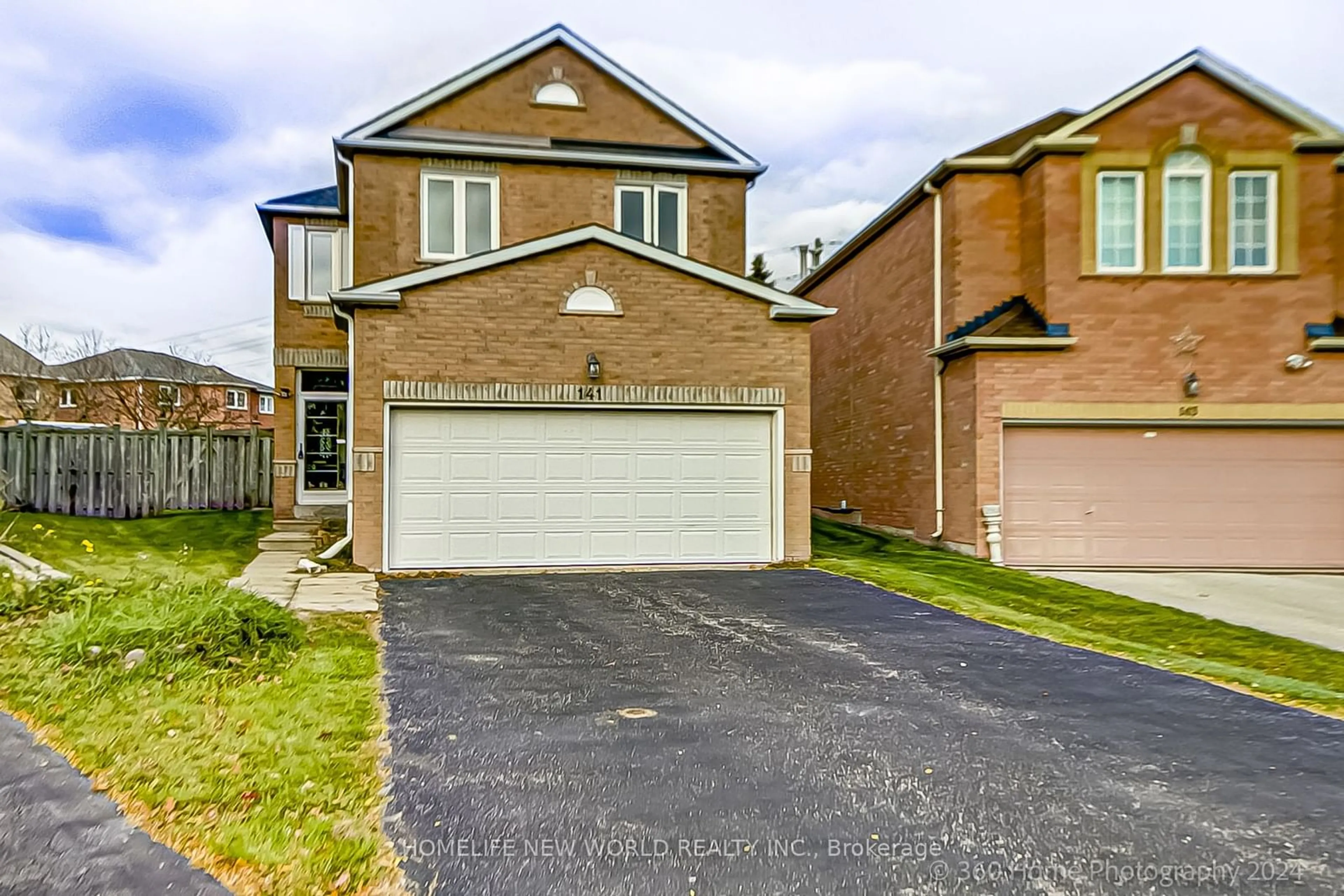 Frontside or backside of a home, the street view for 141 Hertford Cres, Markham Ontario L3S 3R4