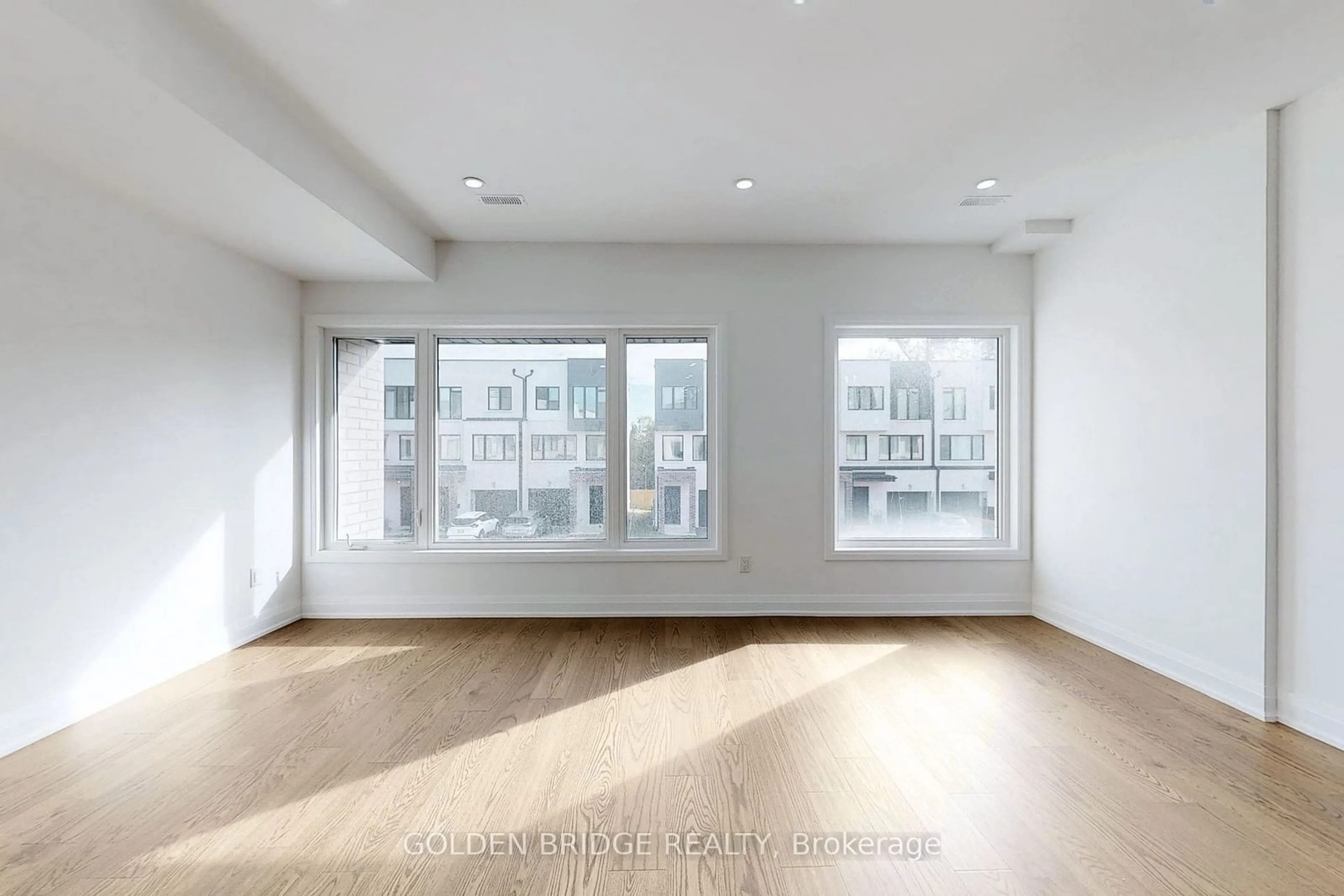 A pic of a room, wood floors for 18 Persica St, Richmond Hill Ontario L4E 2T3