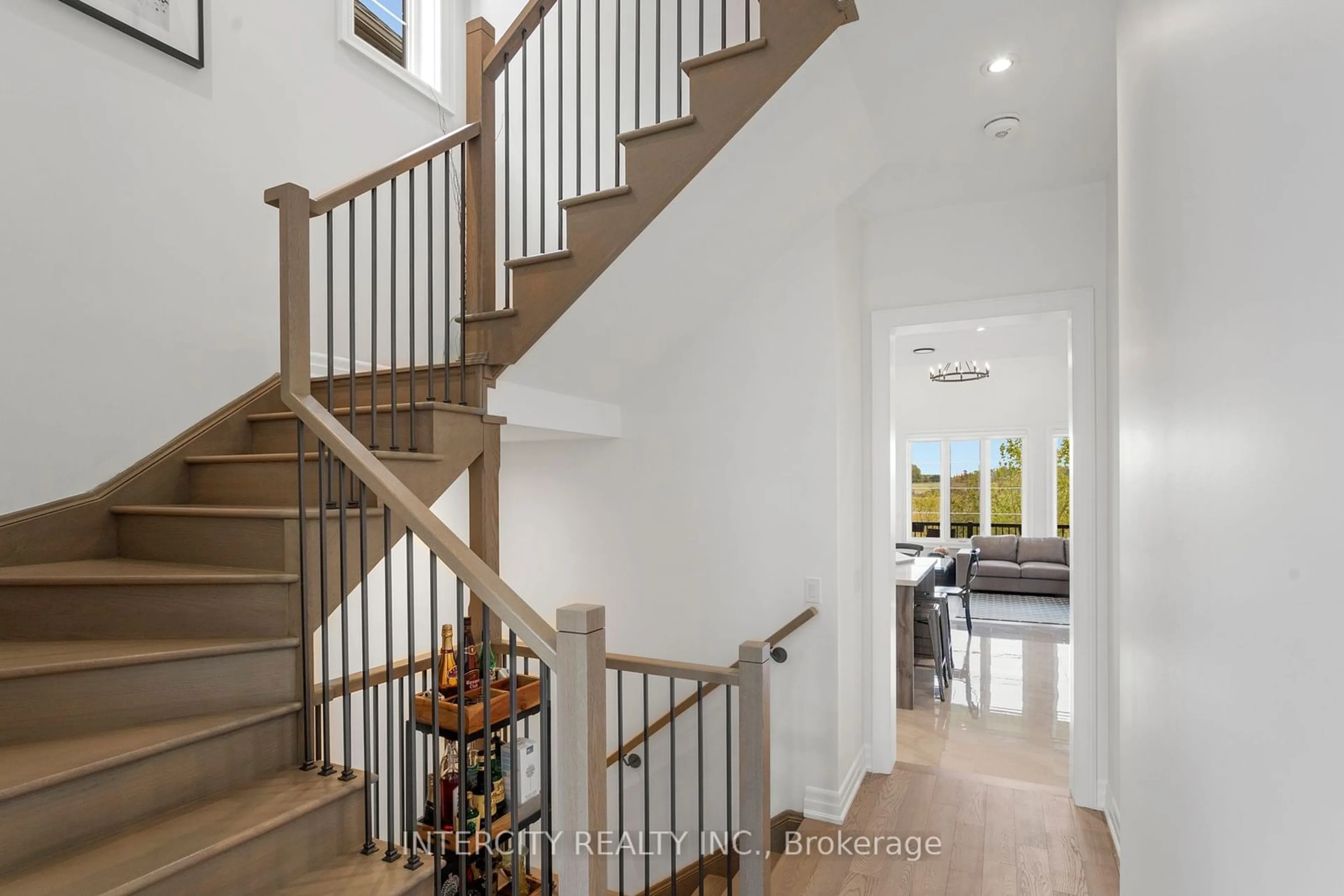 Stairs for 579 Kleinburg Summit Way, Vaughan Ontario L0J 1C0