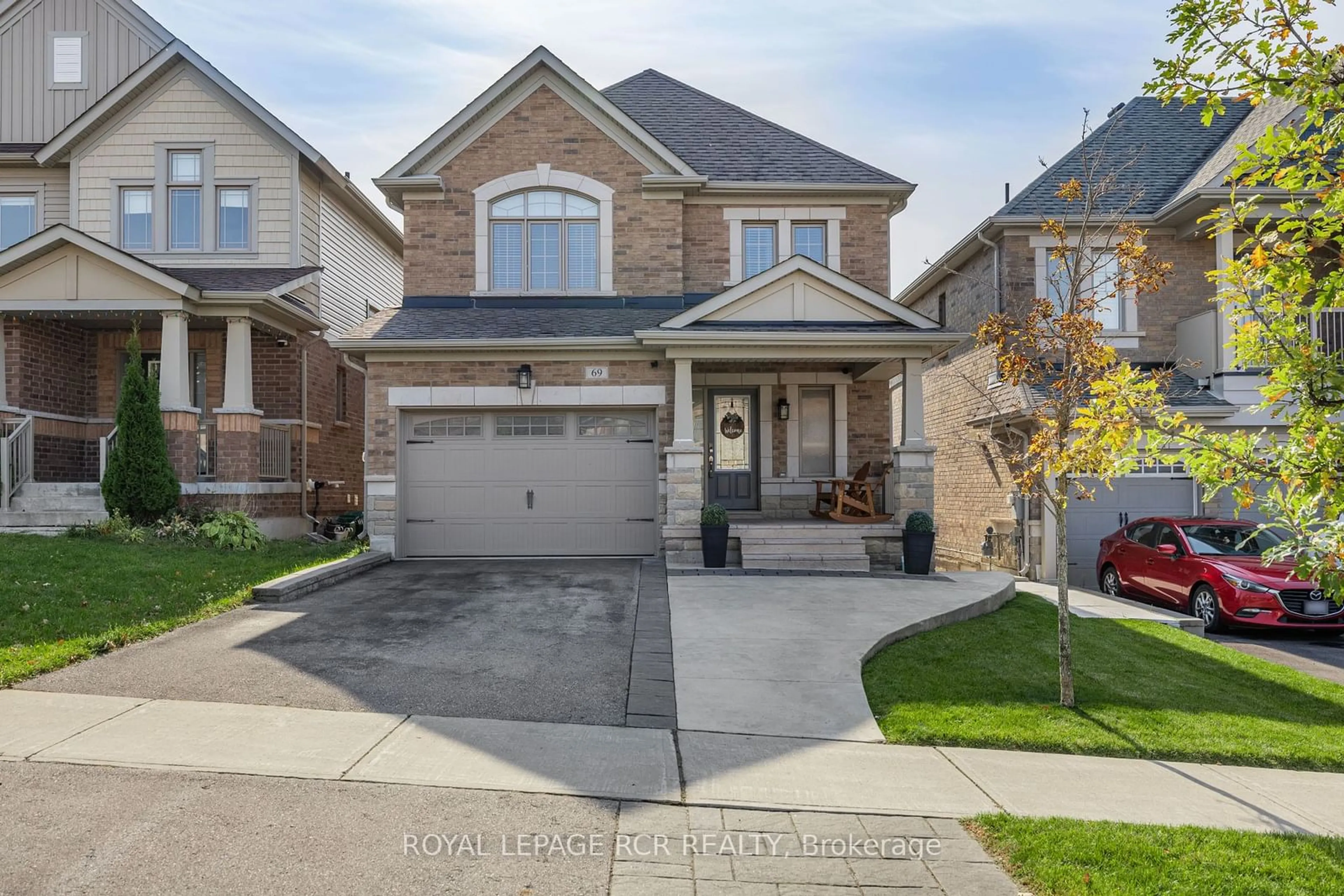 Frontside or backside of a home, the street view for 69 Treetops Blvd, New Tecumseth Ontario L9R 0L7