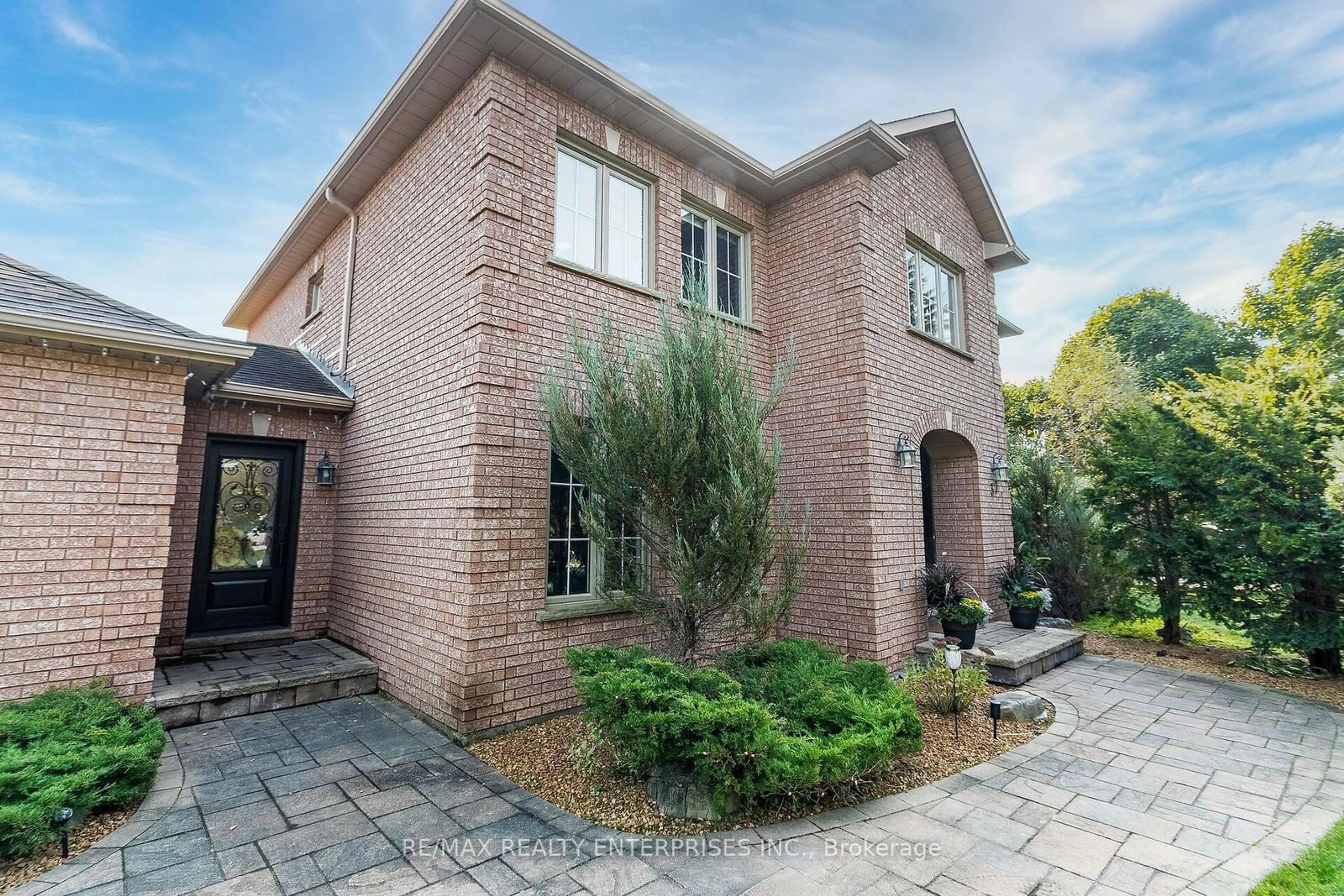 Home with brick exterior material for 37 Hill Top Tr, Whitchurch-Stouffville Ontario L4A 7X4