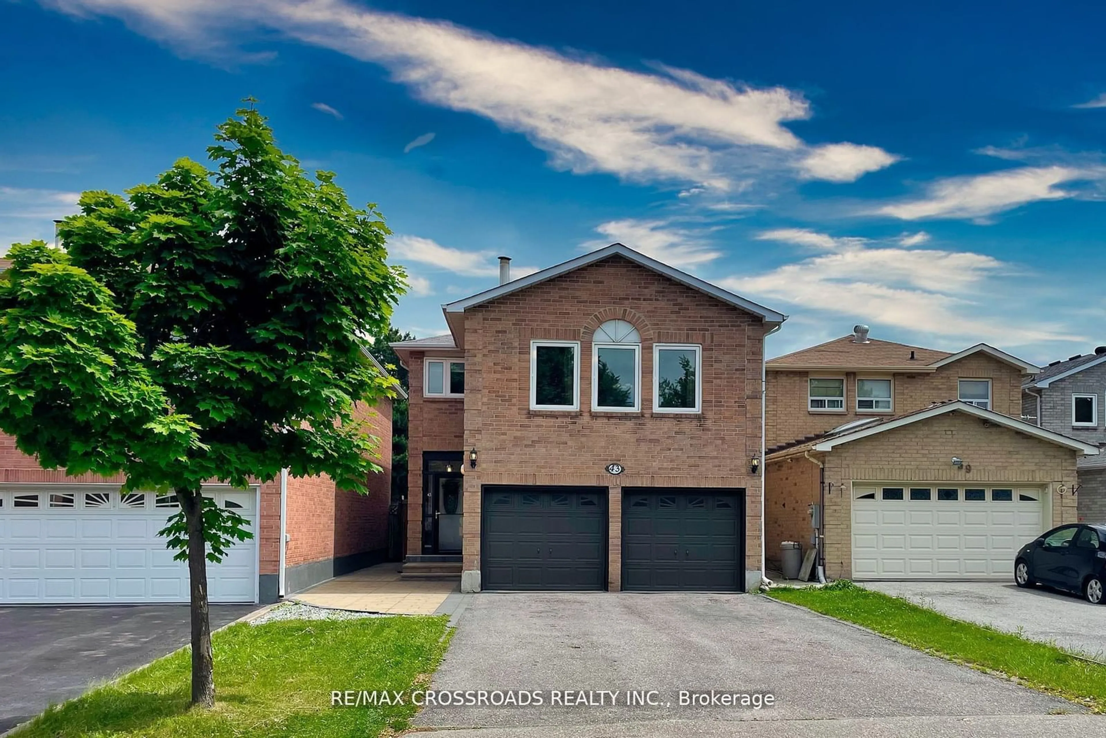 Frontside or backside of a home, the street view for 43 Pilkington Cres, Vaughan Ontario L4J 7J5