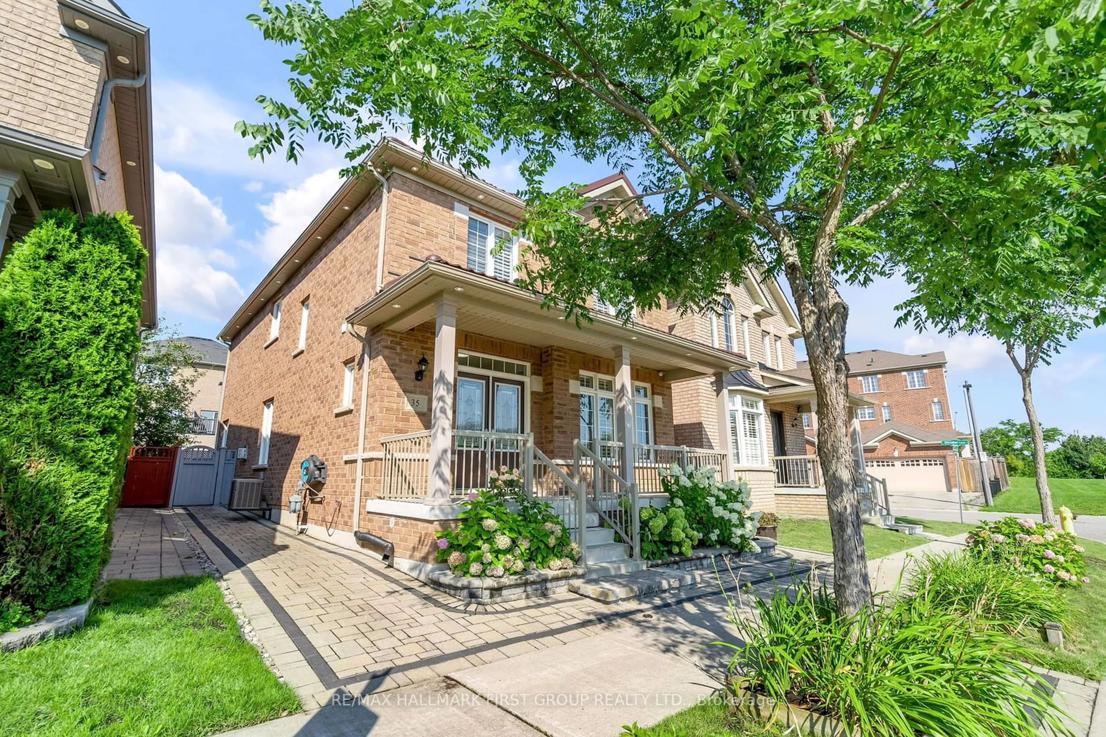 Home with brick exterior material for 35 Crossbrooks St, Markham Ontario L6B 0V4