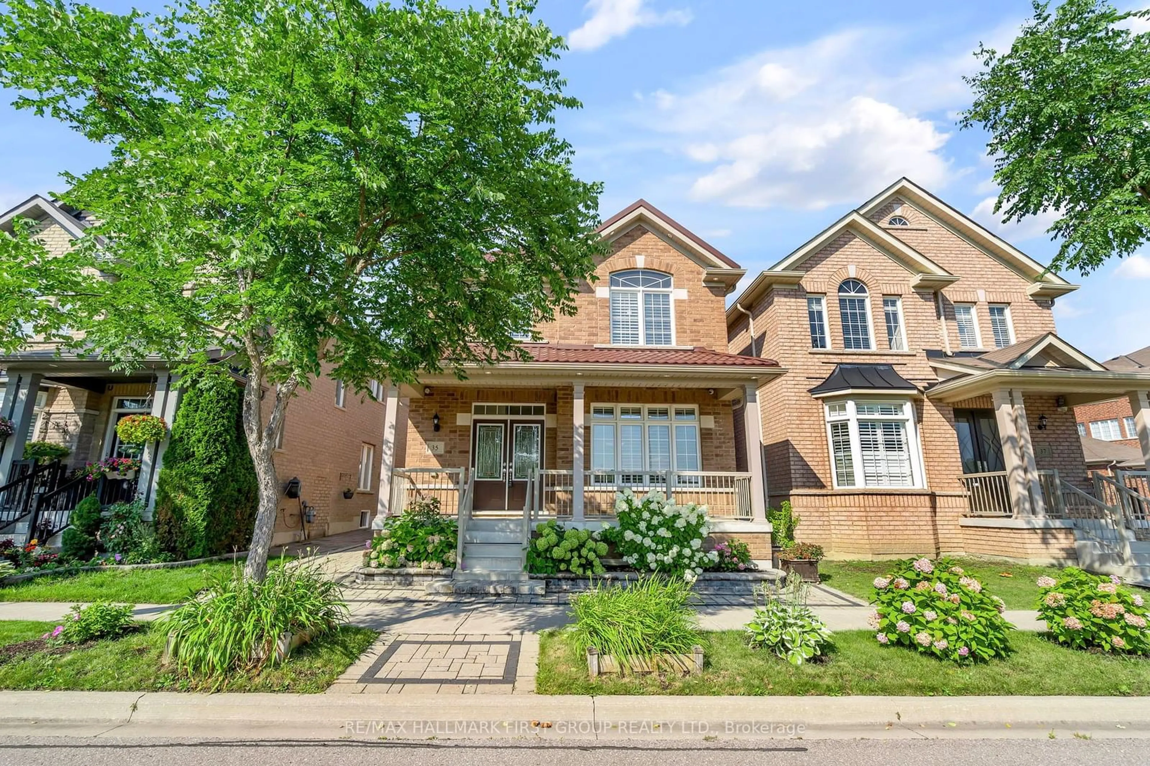 Home with brick exterior material for 35 Crossbrooks St, Markham Ontario L6B 0V4