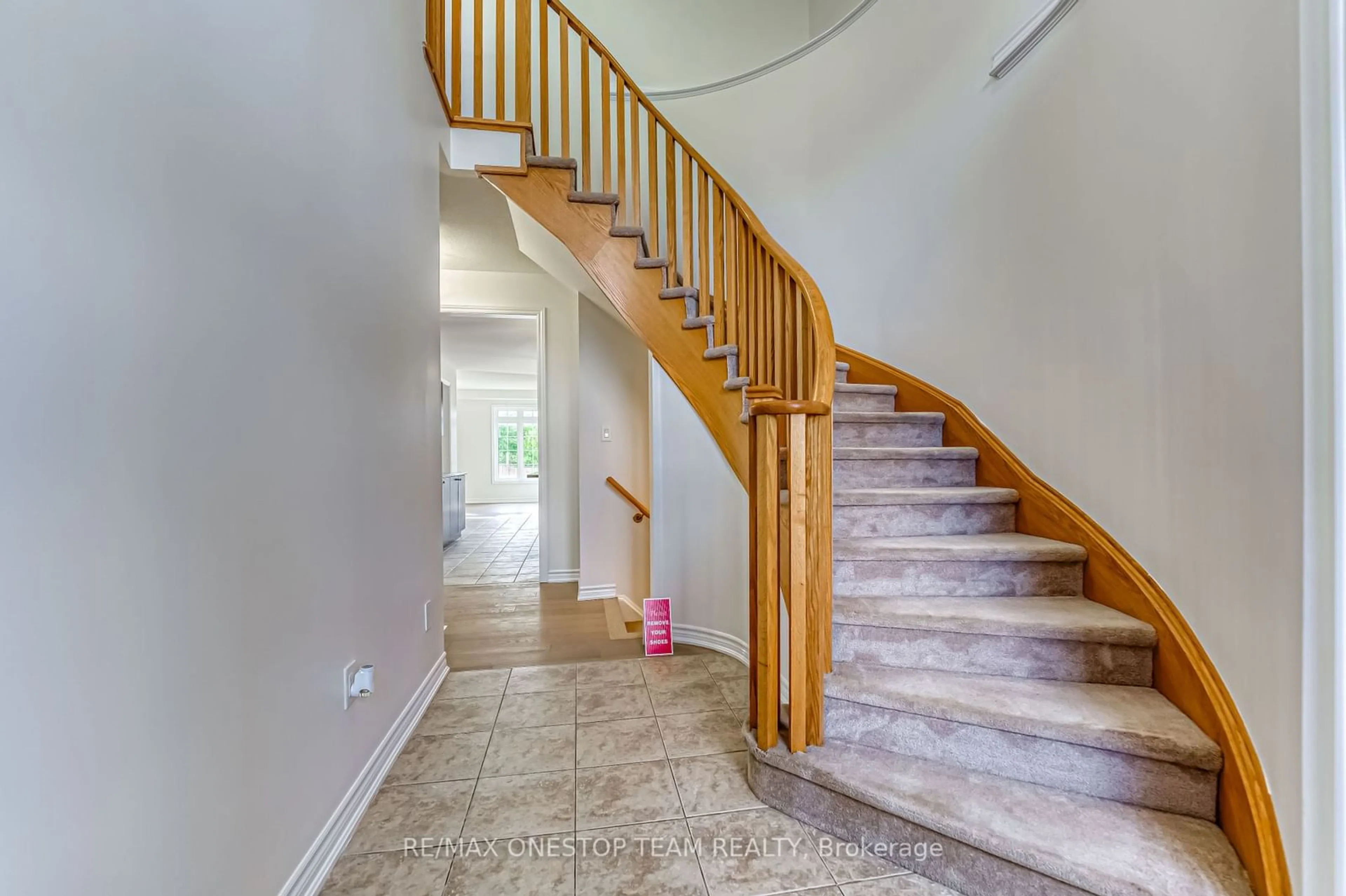 Stairs for 1307 Hunter St, Innisfil Ontario L9S 0H1