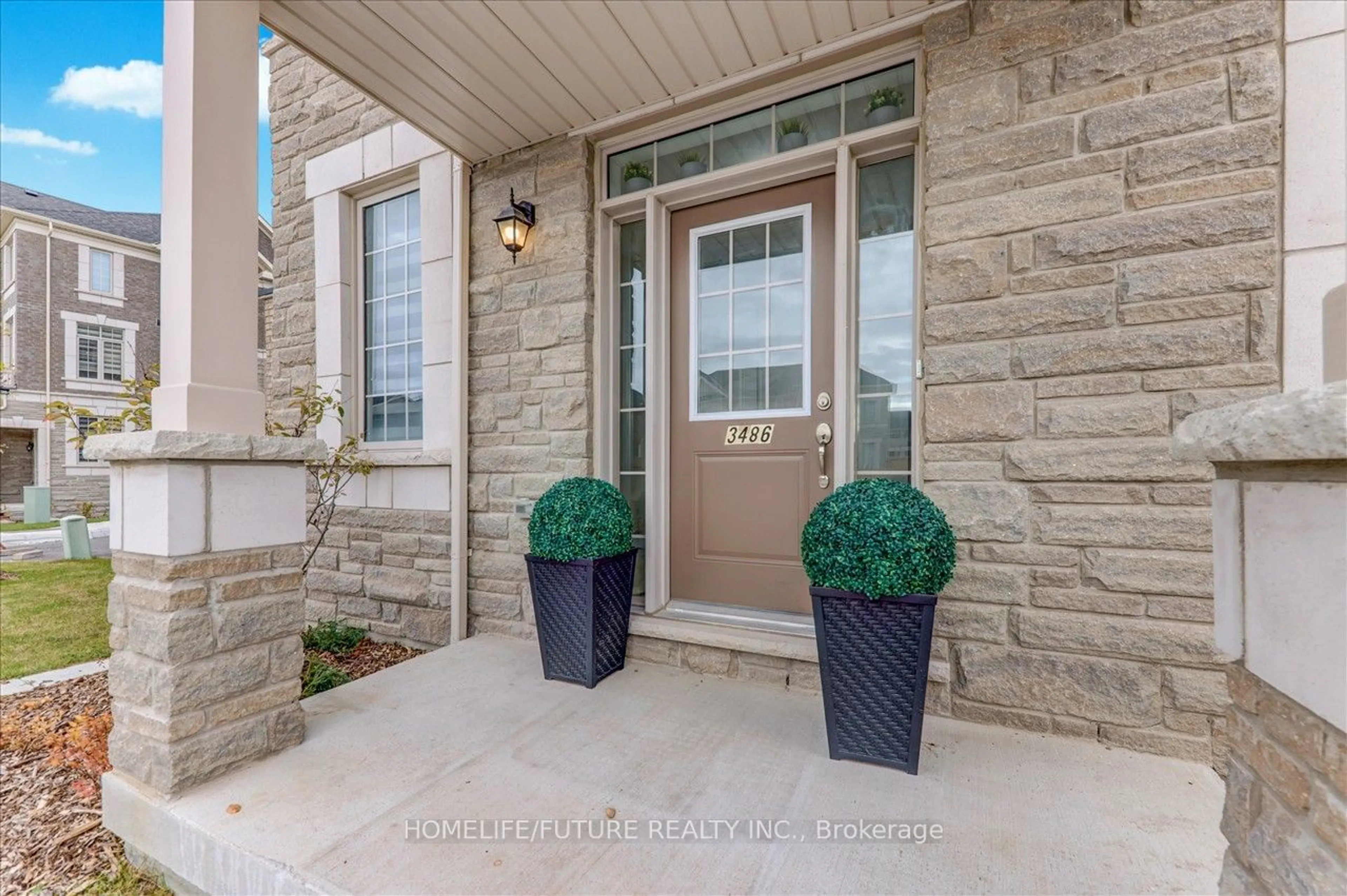 Indoor entryway, ceramic floors for 3486 Denison St, Markham Ontario L3S 0E9