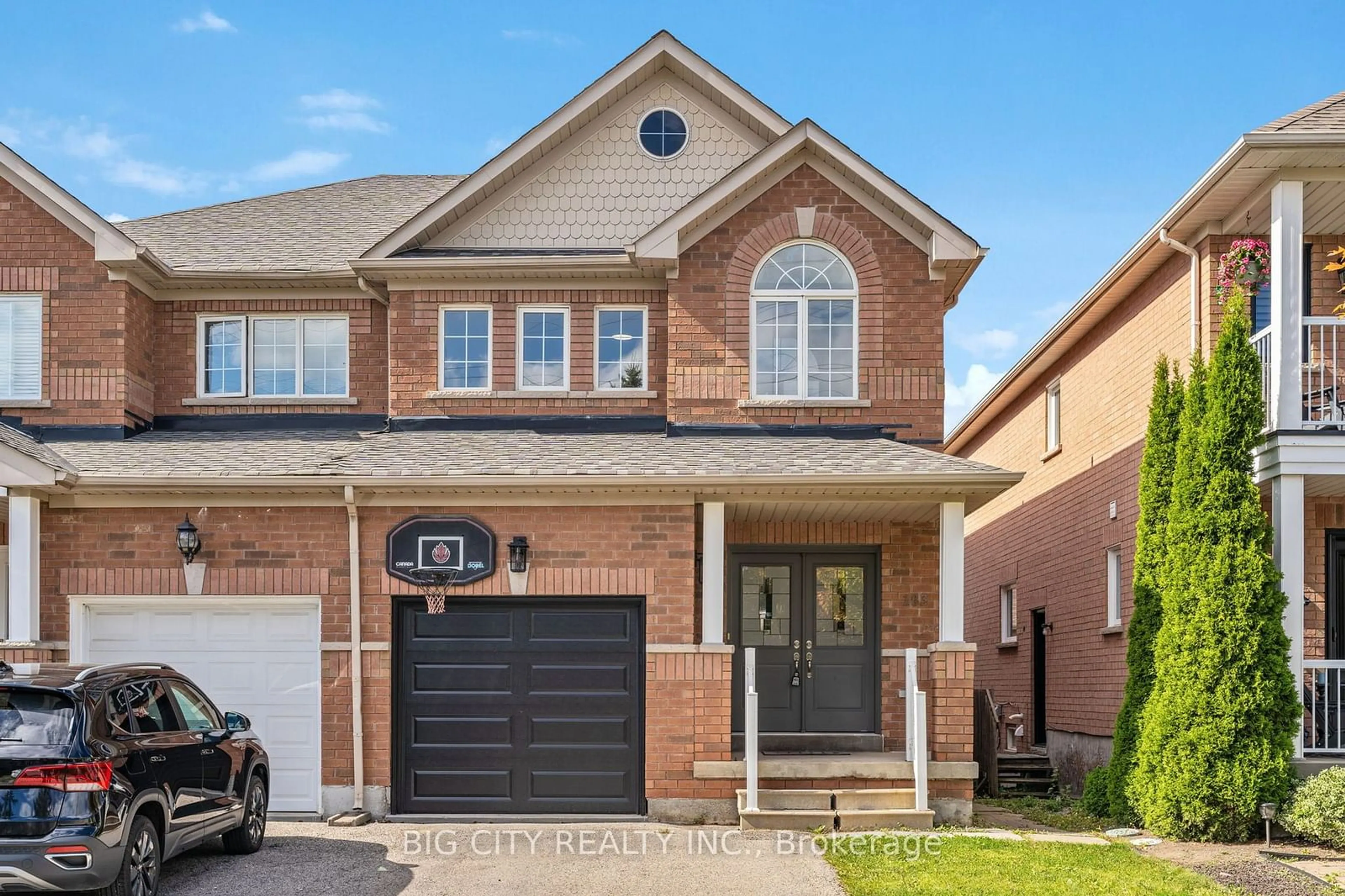 Home with brick exterior material for 163 Burgess Cres, Newmarket Ontario L3X 2T9