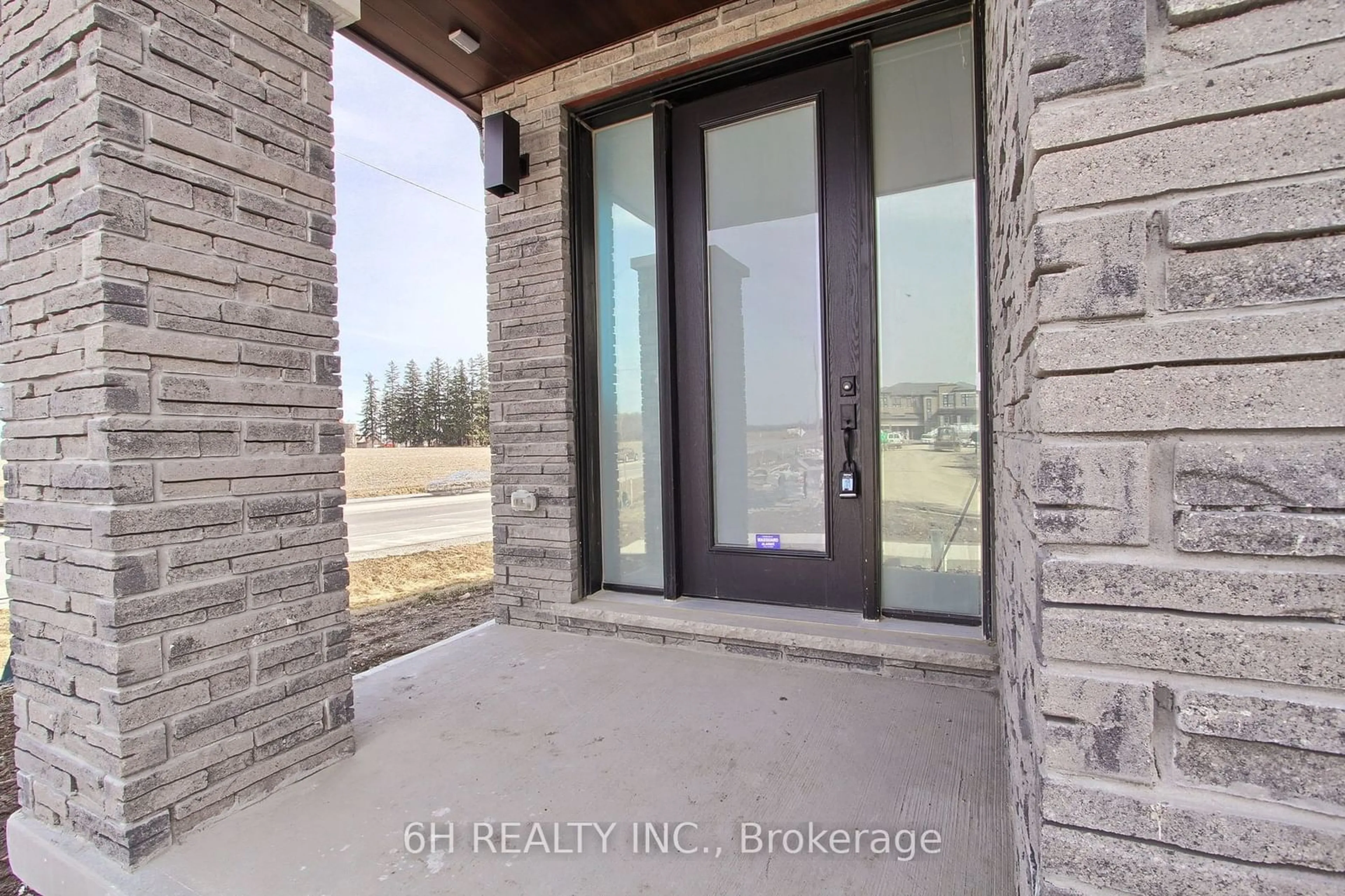 Indoor entryway, cement floor for 43 Kesterfarm Pl, Whitchurch-Stouffville Ontario L4A 0S1