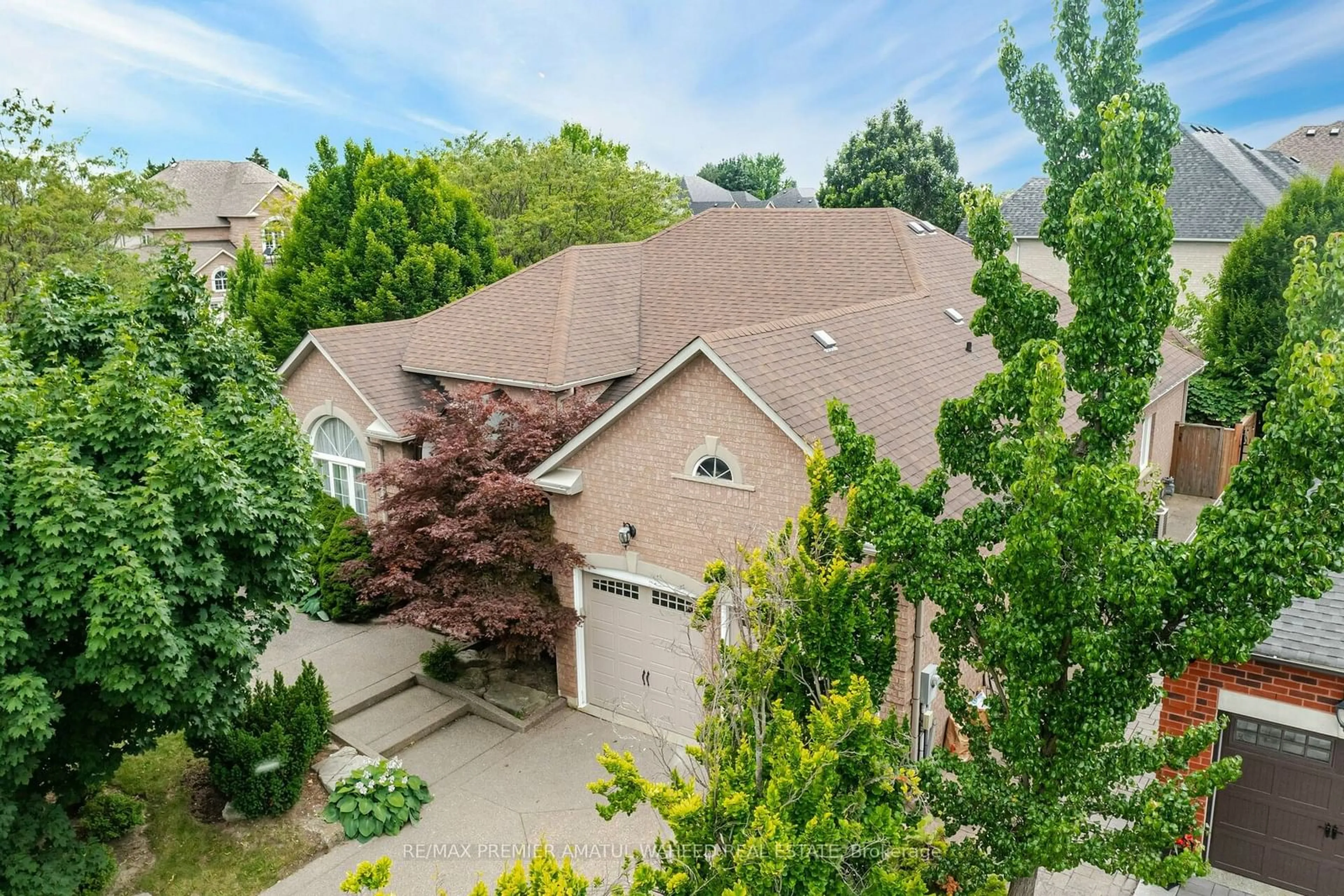 Frontside or backside of a home, the street view for 2 Polo Cres, Vaughan Ontario L4L 8W6