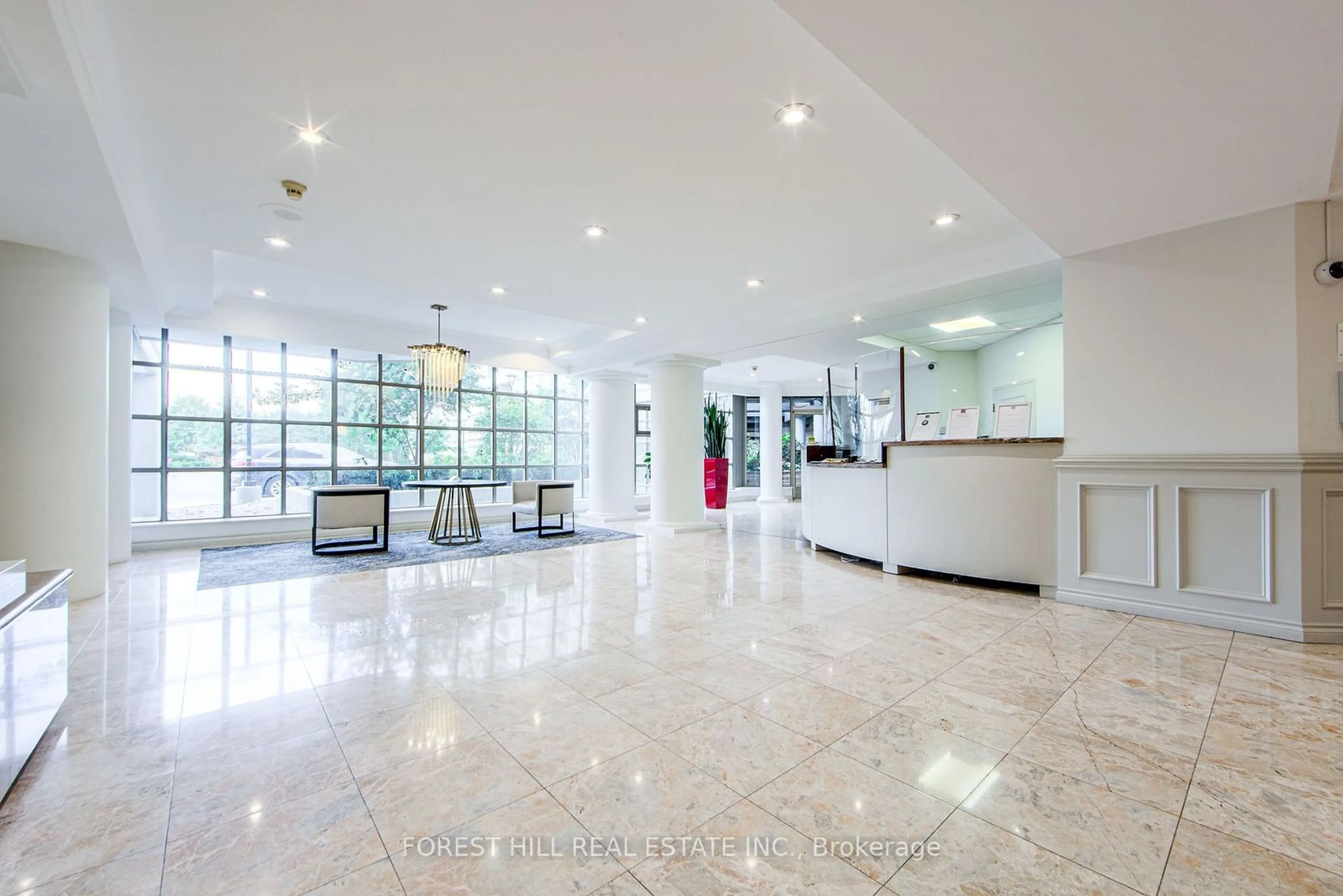 Indoor lobby, ceramic floors for 7 Townsgate Dr #1014, Vaughan Ontario L4J 7Z9