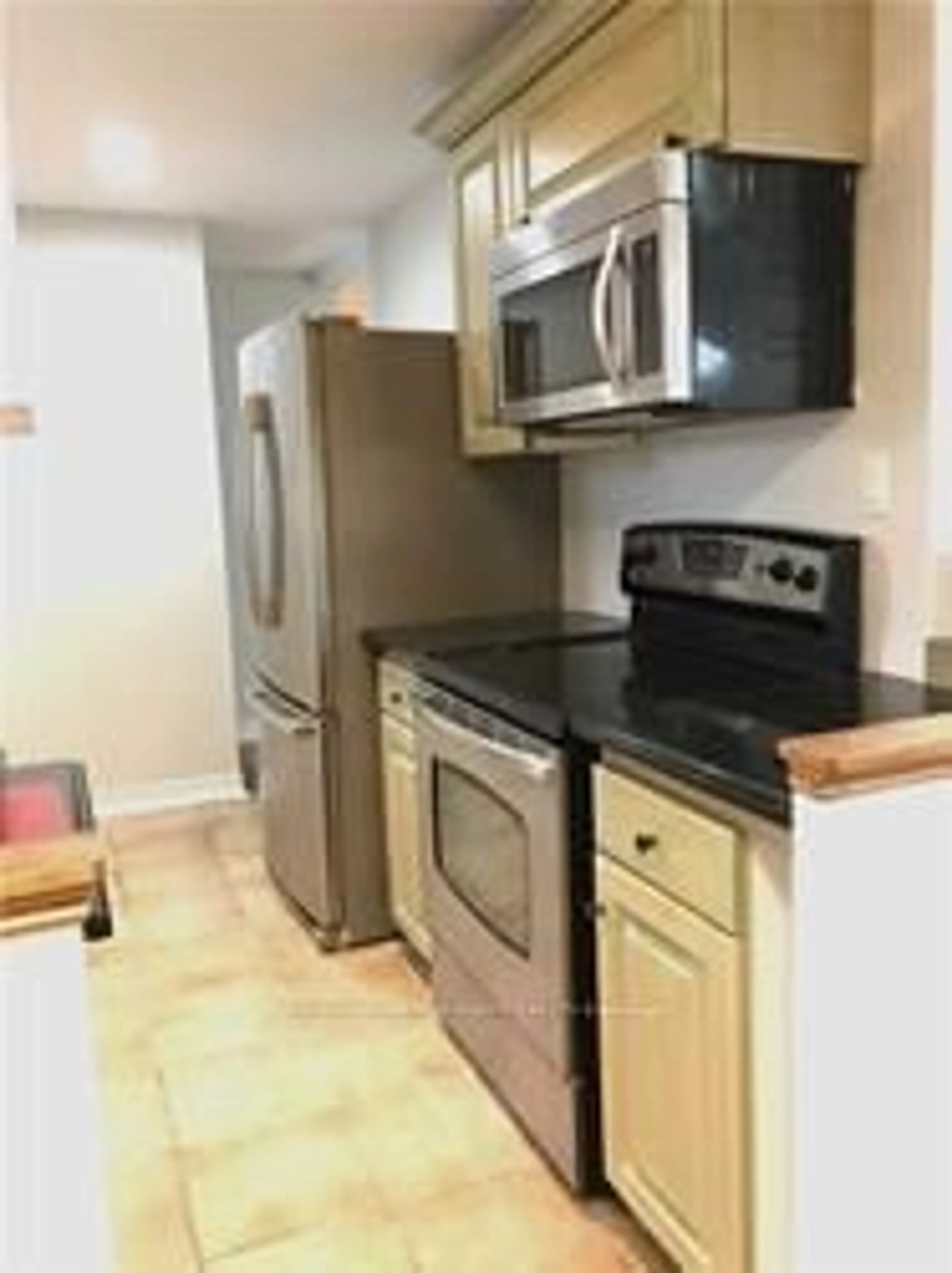 Standard kitchen, wood floors for 2 Hughes St, Richmond Hill Ontario L4E 2V9