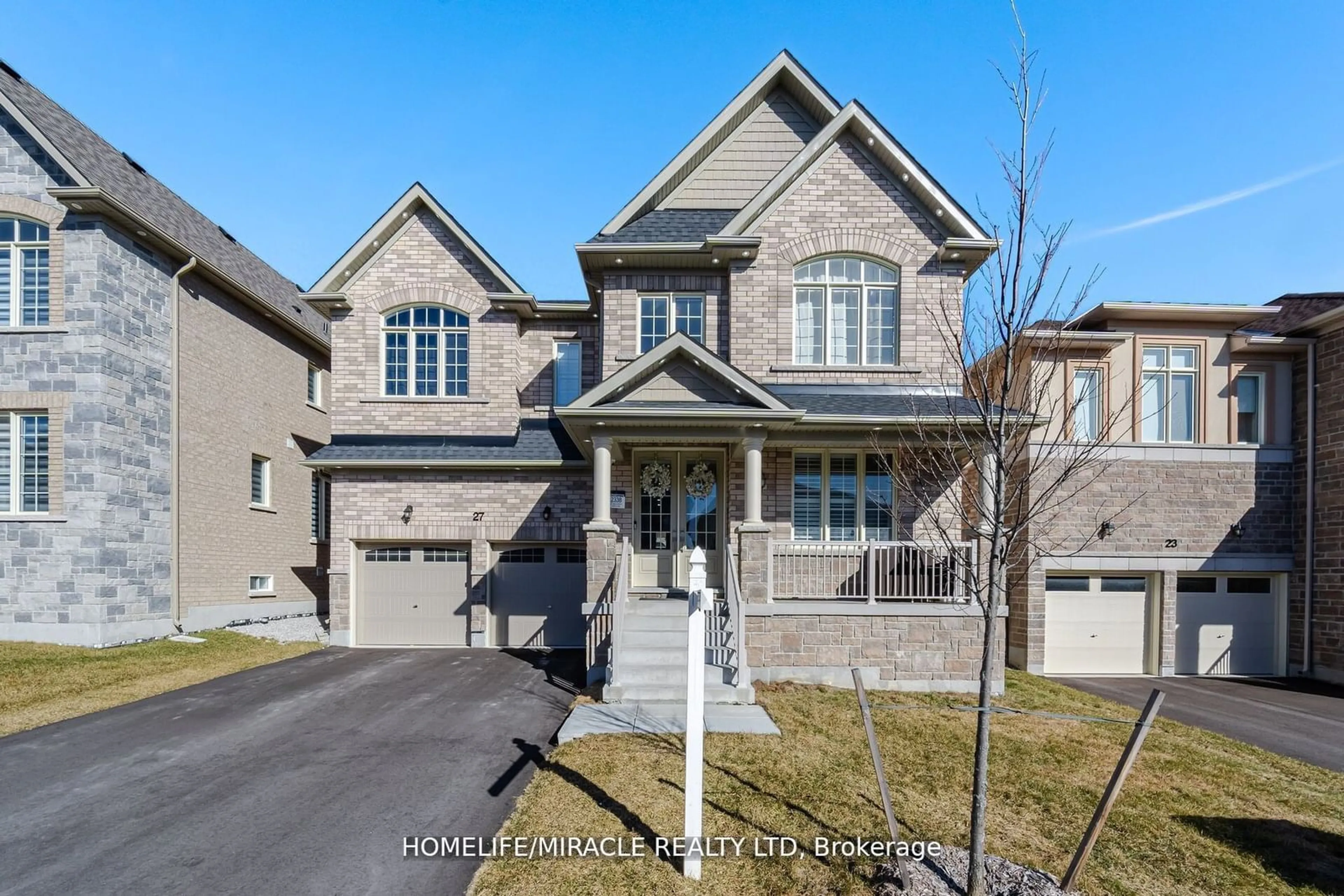 Frontside or backside of a home, the street view for 27 Balsdon Hllw, East Gwillimbury Ontario L9N 0Y7