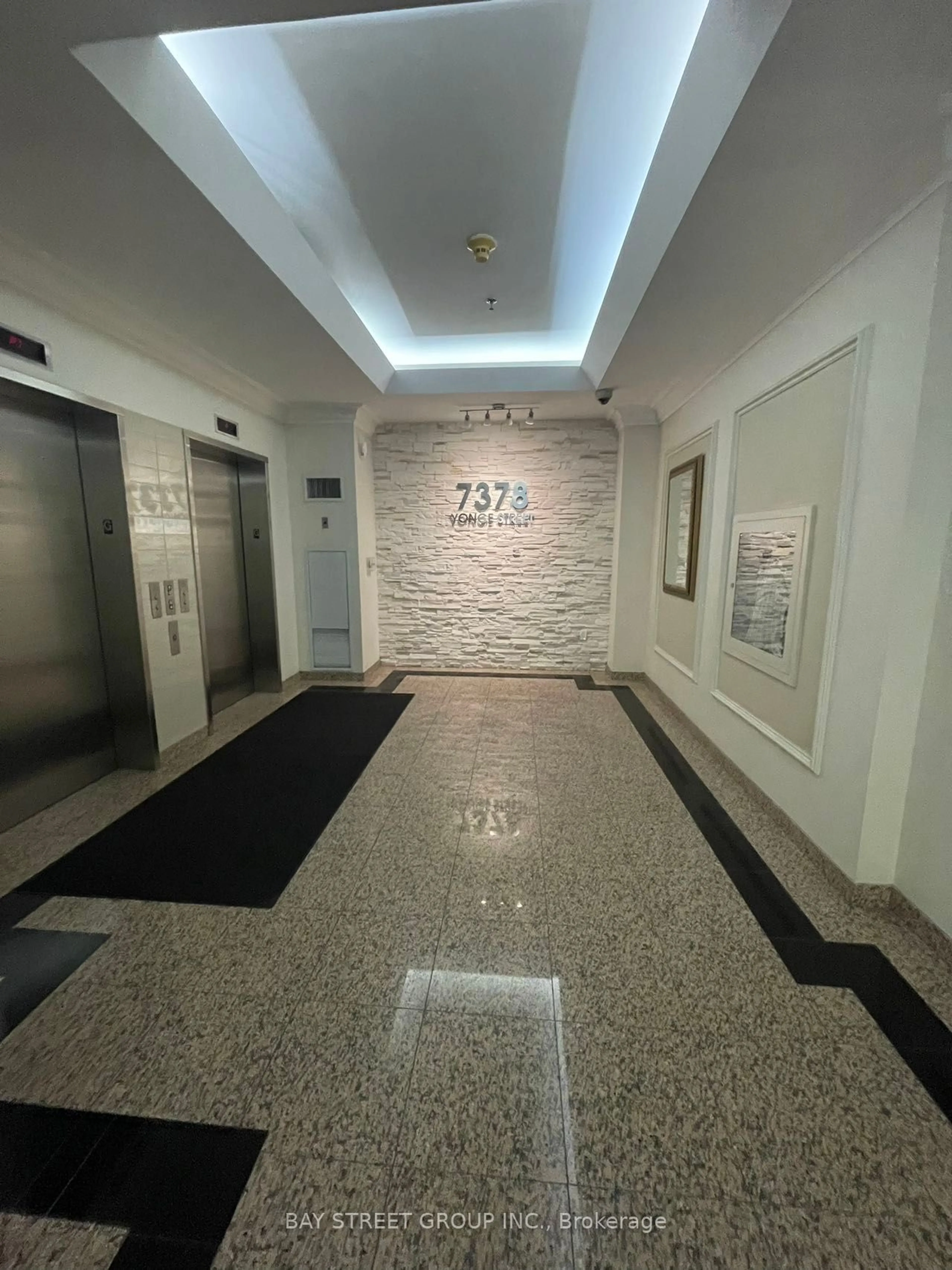 Indoor foyer, unknown floor for 7378 Yonge St #212, Vaughan Ontario L4J 8J1