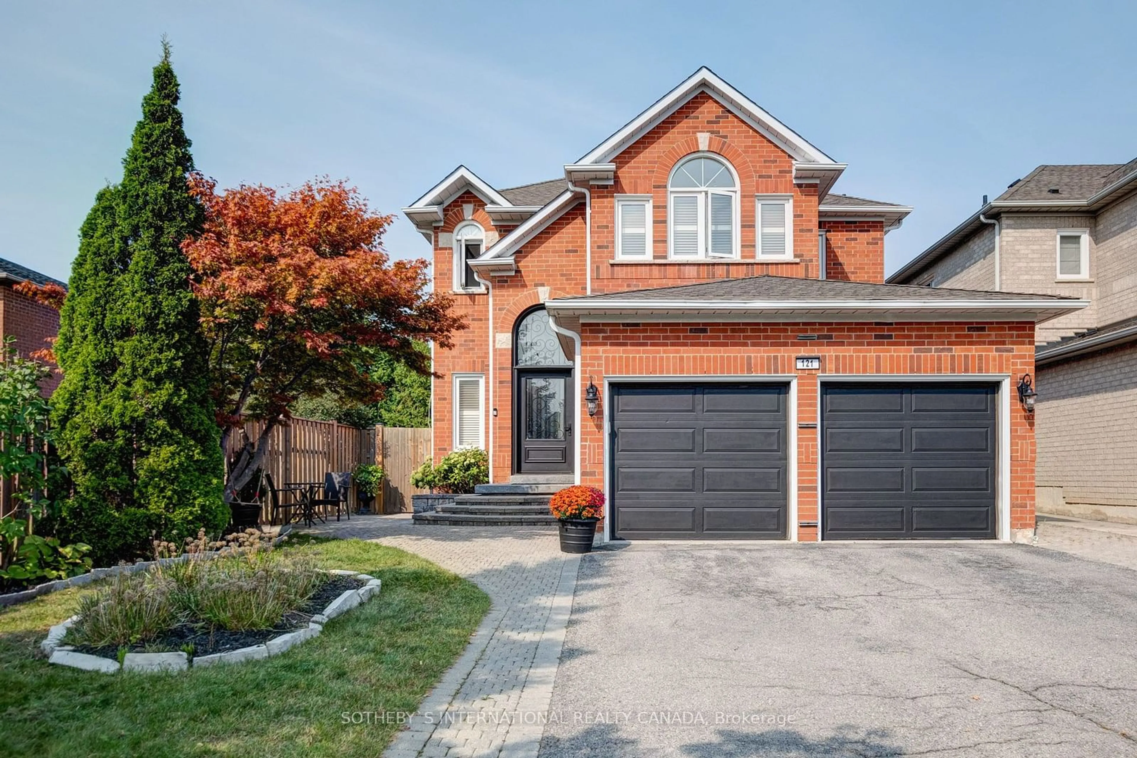 Home with brick exterior material for 121 Kirkbride Cres, Vaughan Ontario L6A 2J6