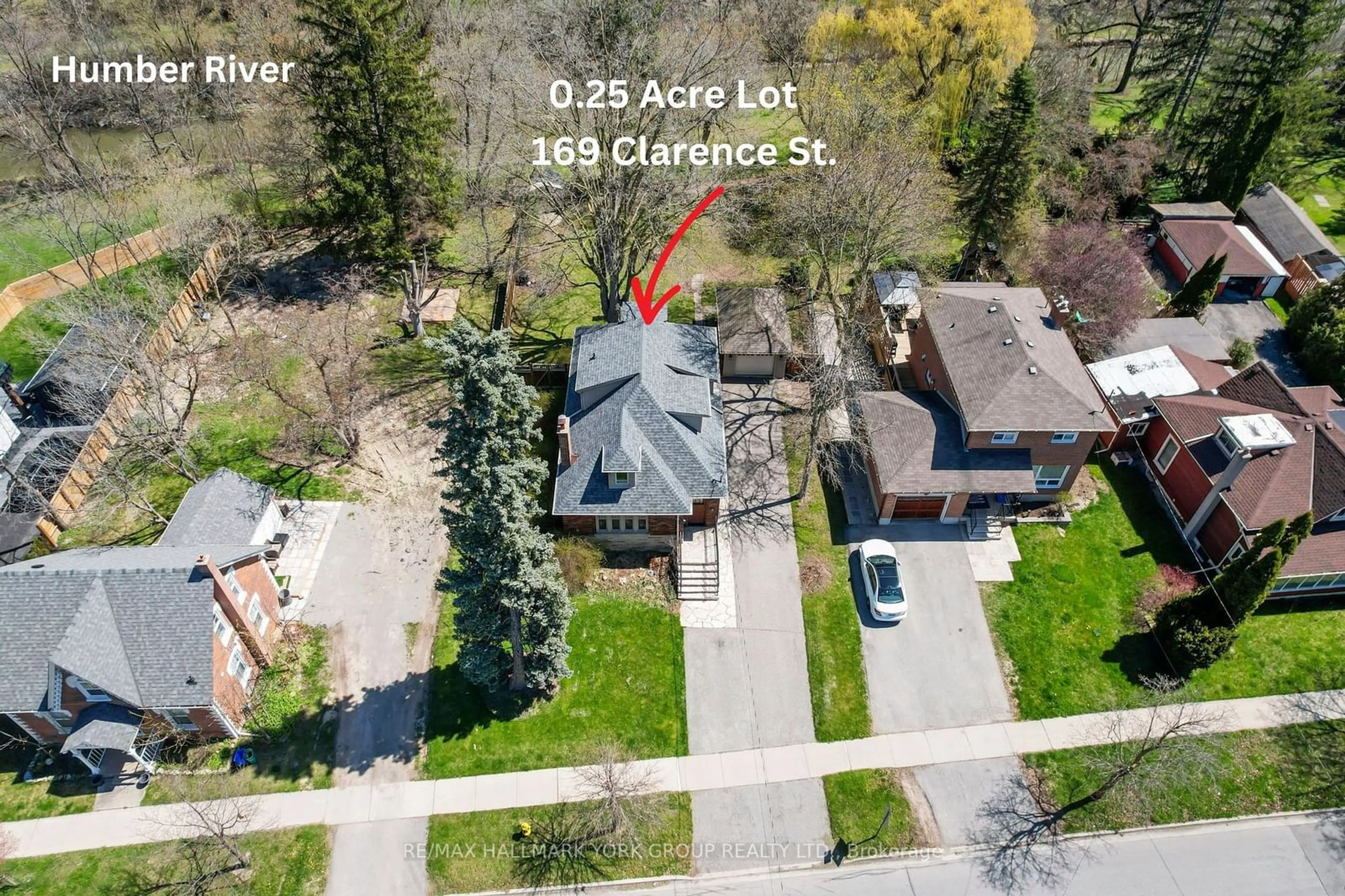 Frontside or backside of a home, the street view for 169 Clarence St, Vaughan Ontario L4L 1L4