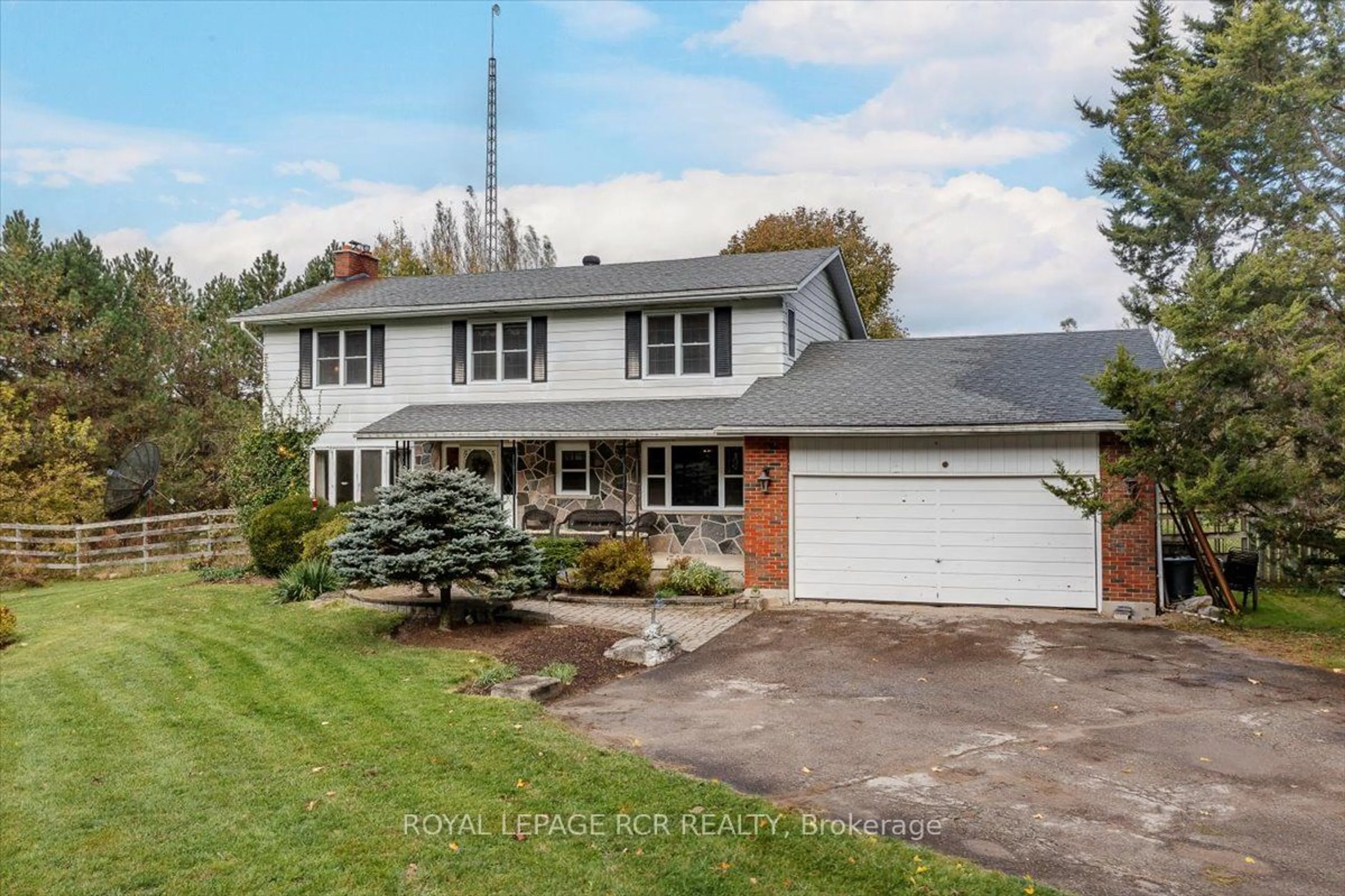 Frontside or backside of a home, the street view for 250 Ashworth Rd, Uxbridge Ontario L0E 1T0