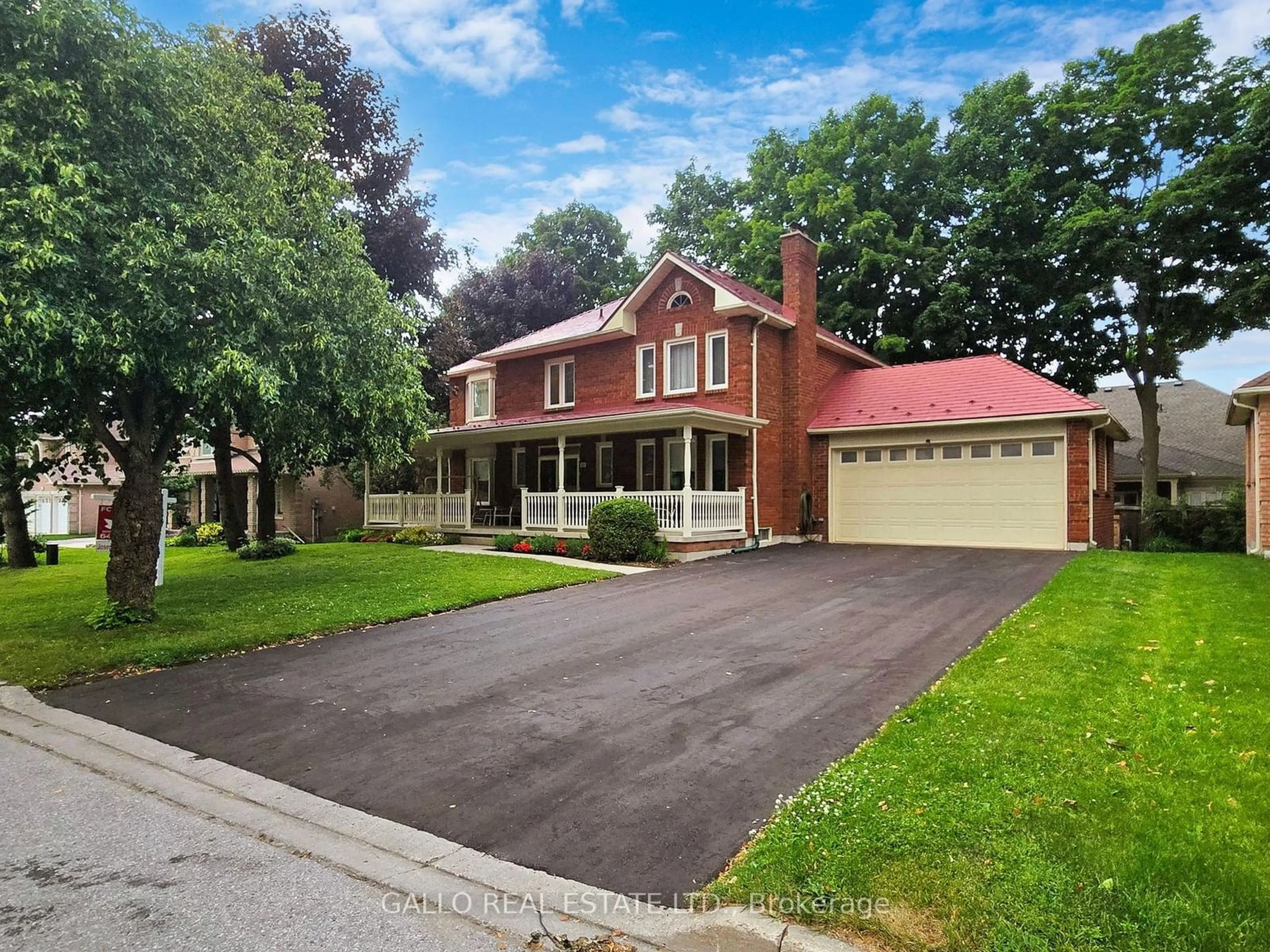 Frontside or backside of a home, the street view for 625 Elm Rd, Whitchurch-Stouffville Ontario L4A 1A3