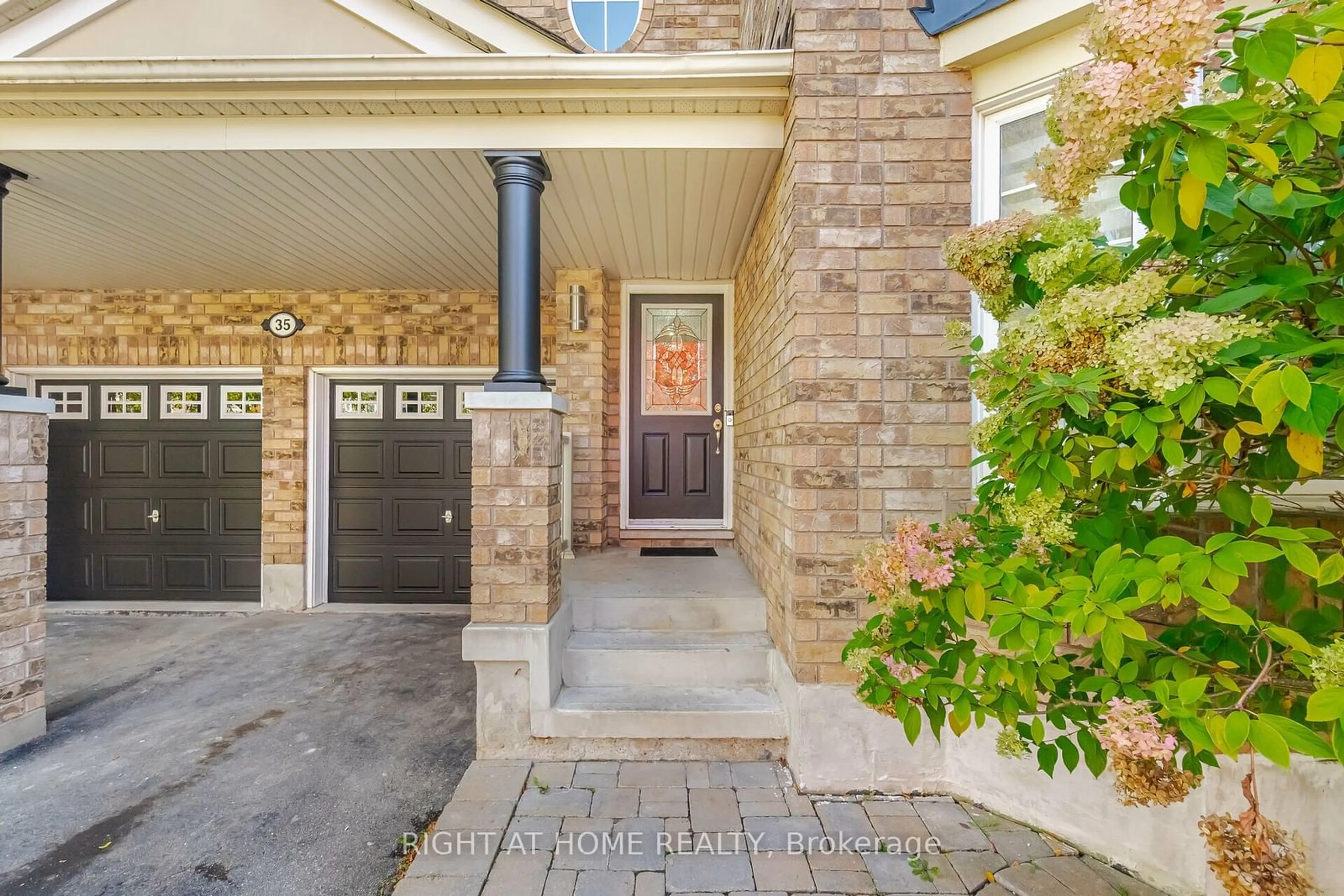 Indoor entryway, ceramic floors for 35 Dunning Dr, New Tecumseth Ontario L9R 0B5