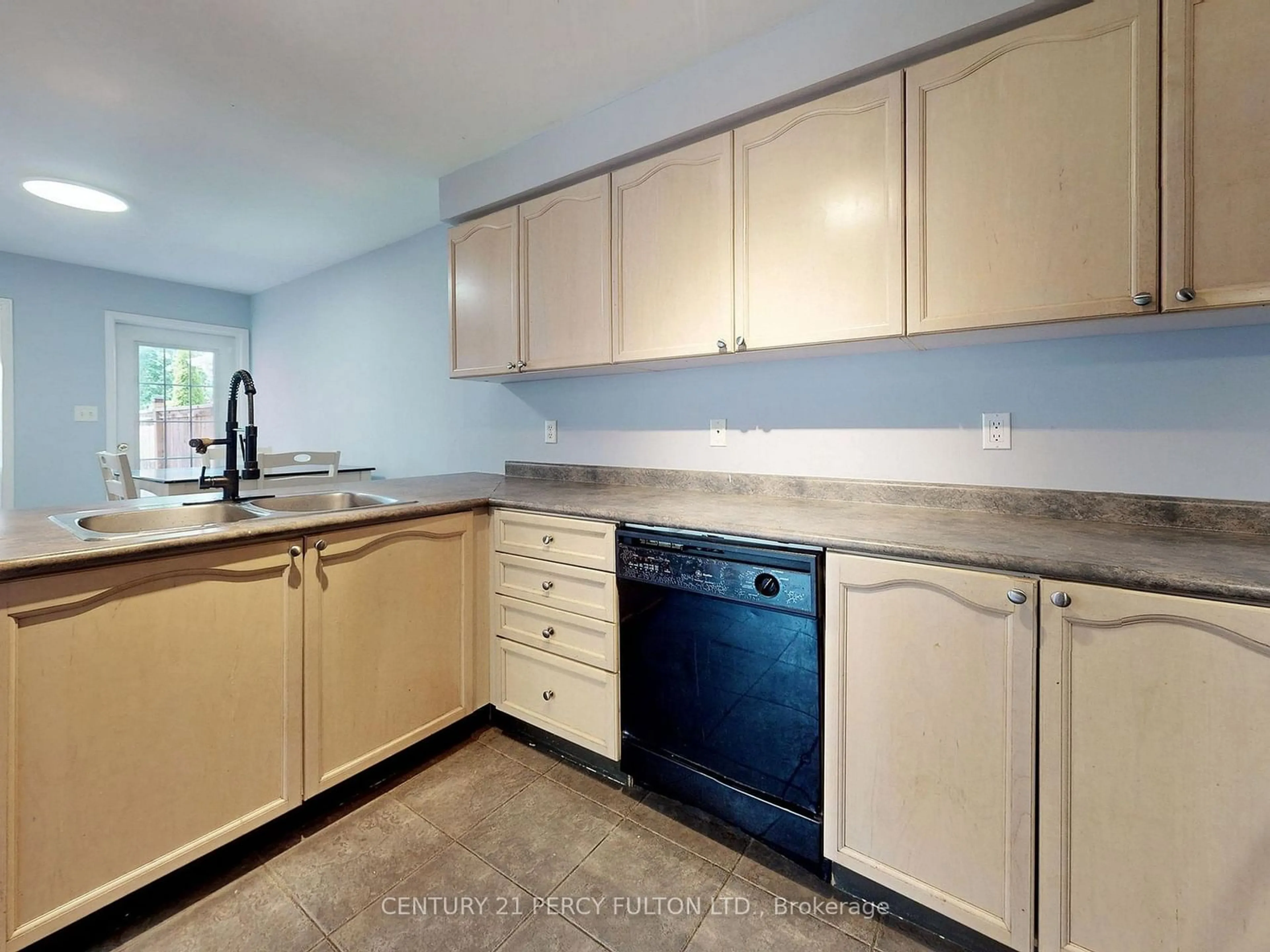 Standard kitchen for 95 Long Point Dr, Richmond Hill Ontario L4E 3Z7