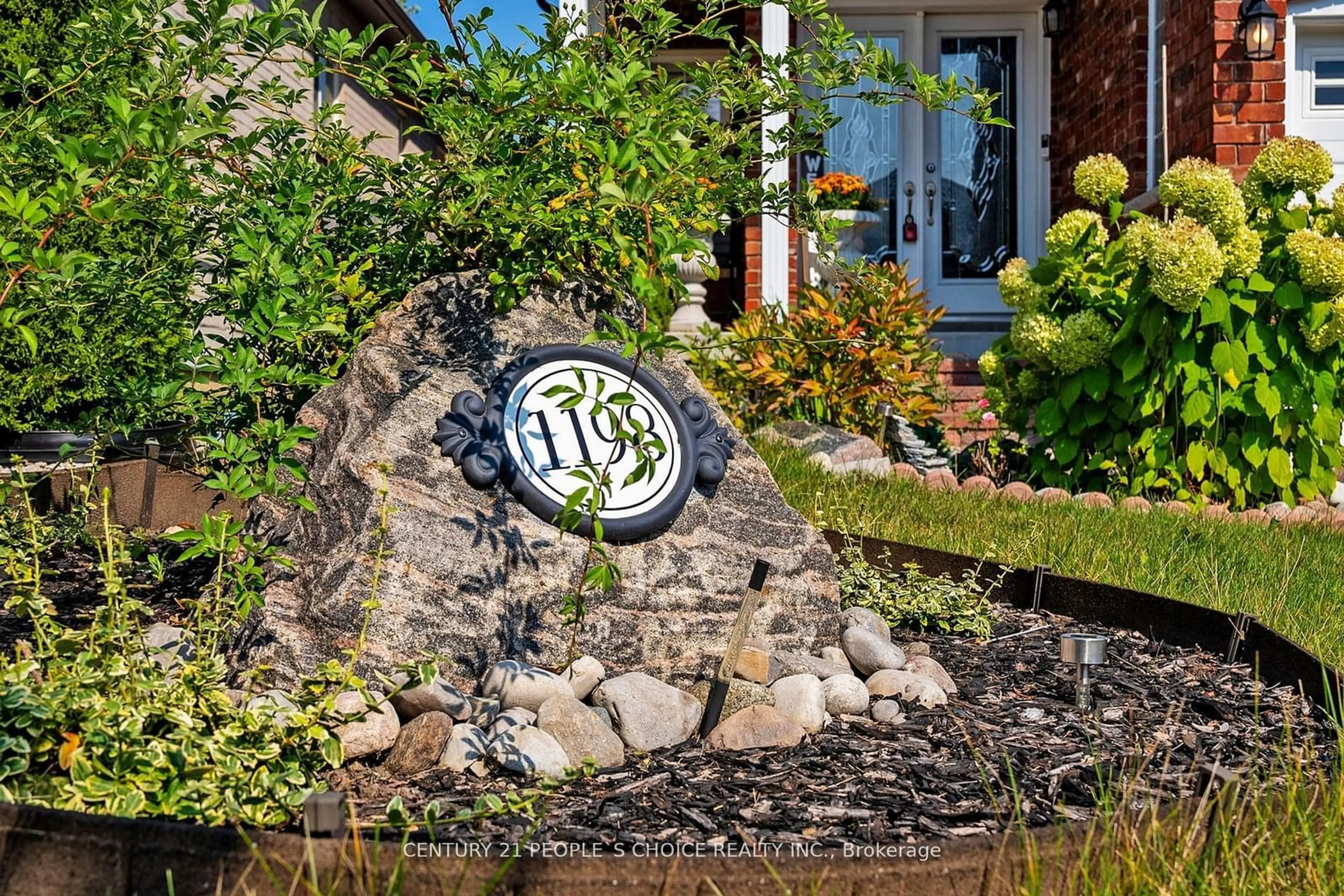 Indoor entryway for 1198 Westmount Ave, Innisfil Ontario L9S 4Z7