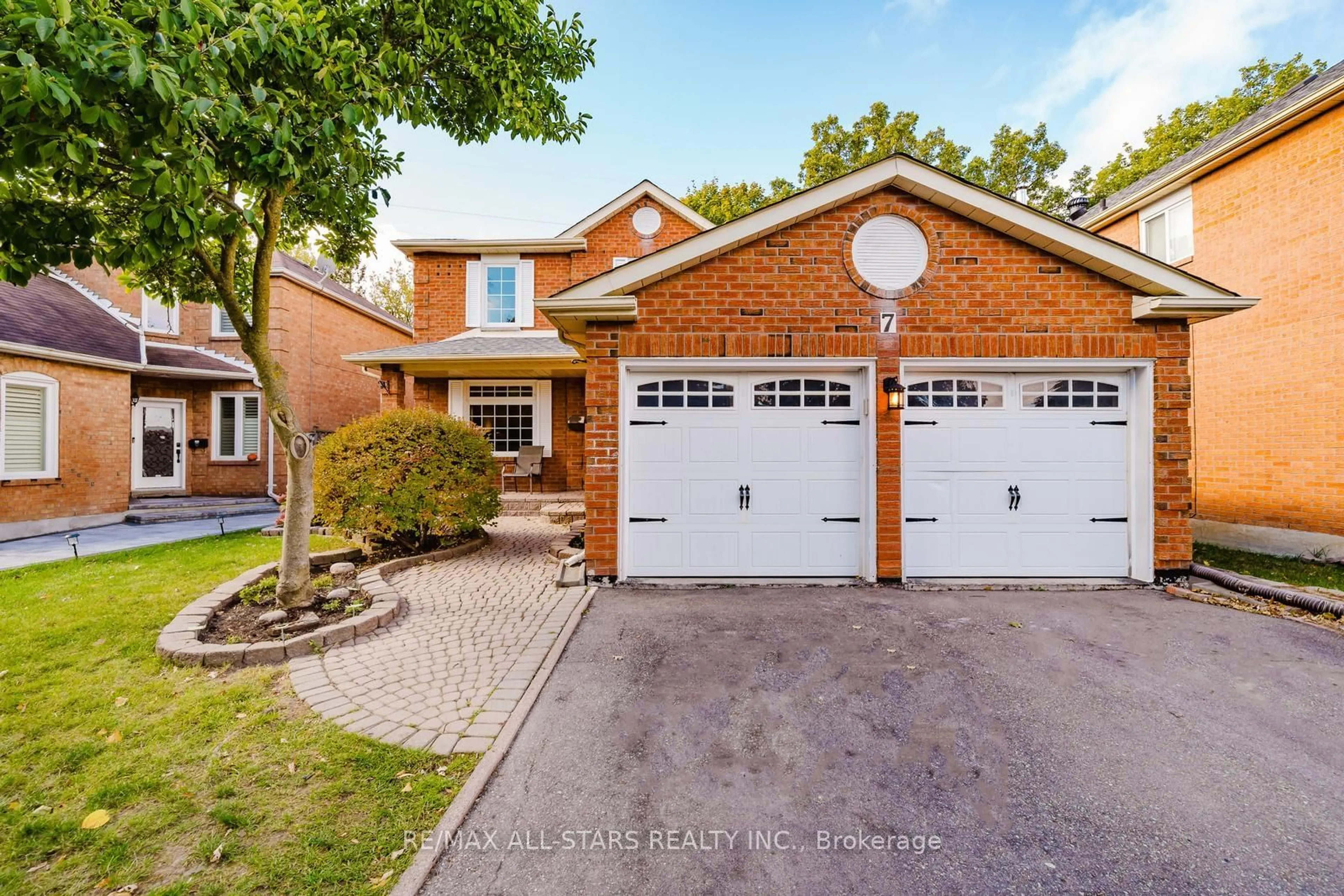 Home with brick exterior material for 7 Conistan Rd, Markham Ontario L3R 8J6