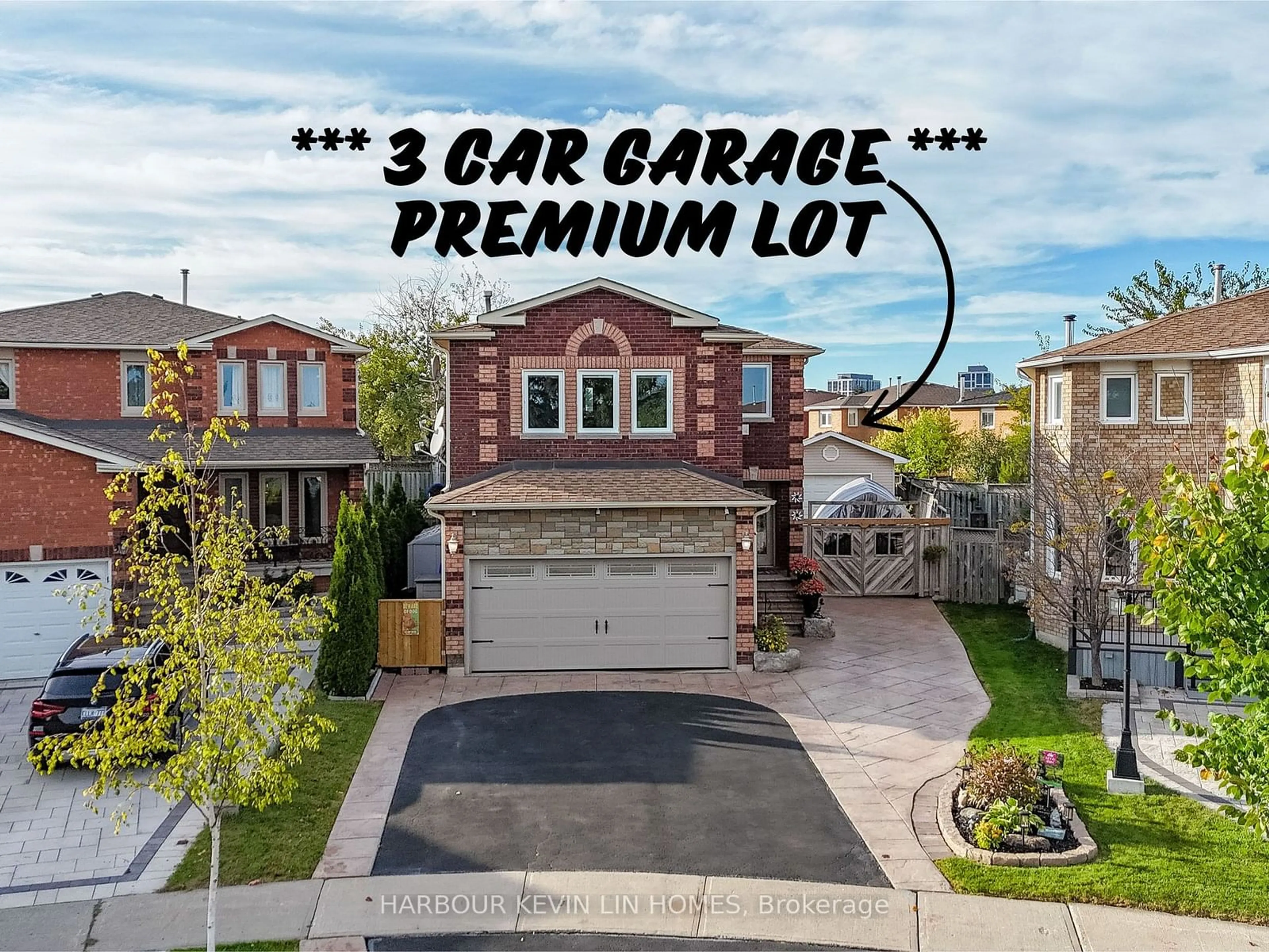 Indoor garage for 40 Mandel Cres, Richmond Hill Ontario L4C 9Z1