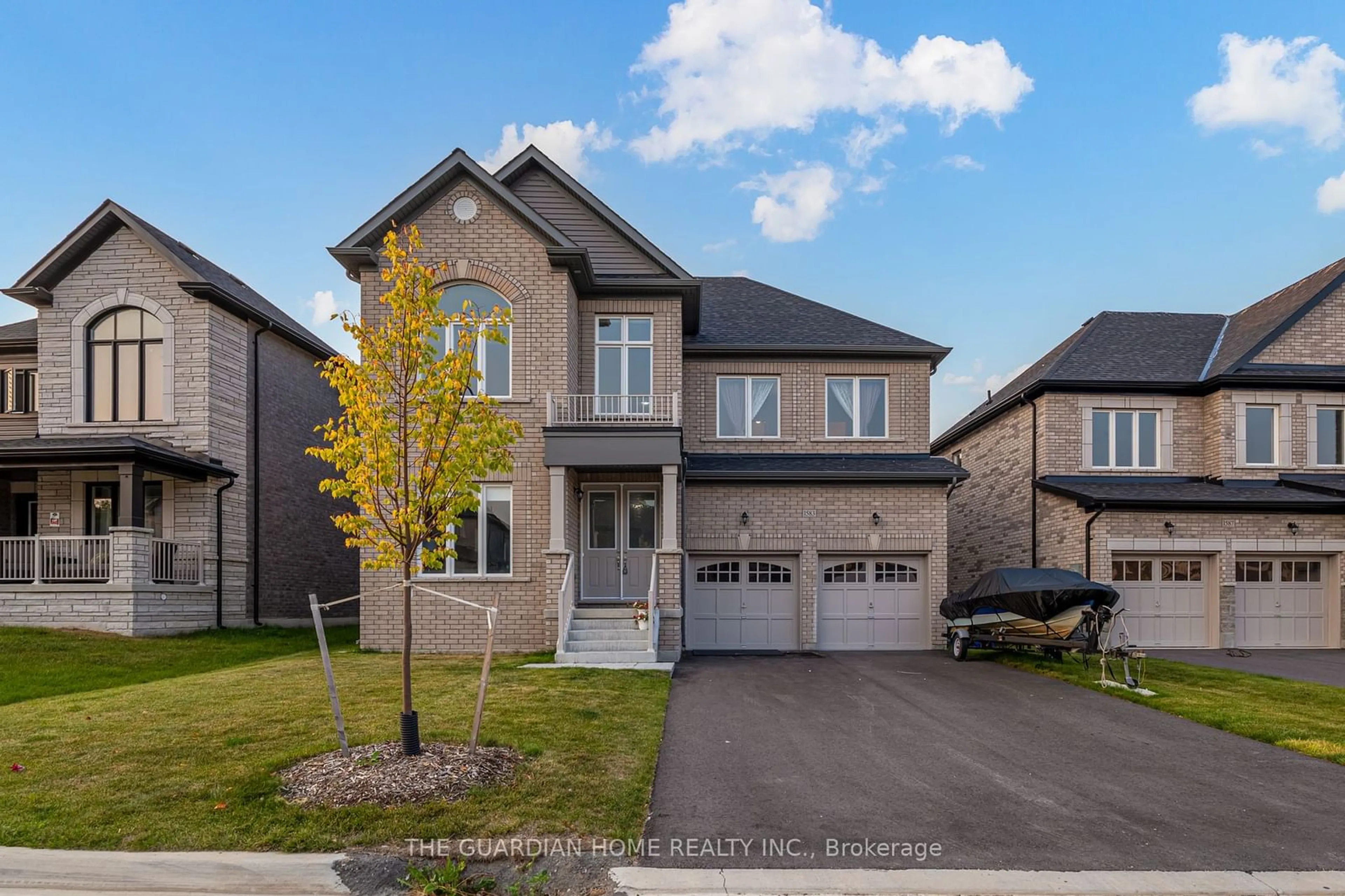 Frontside or backside of a home, the street view for 1583 Stovell Cres, Innisfil Ontario L0L 1W0