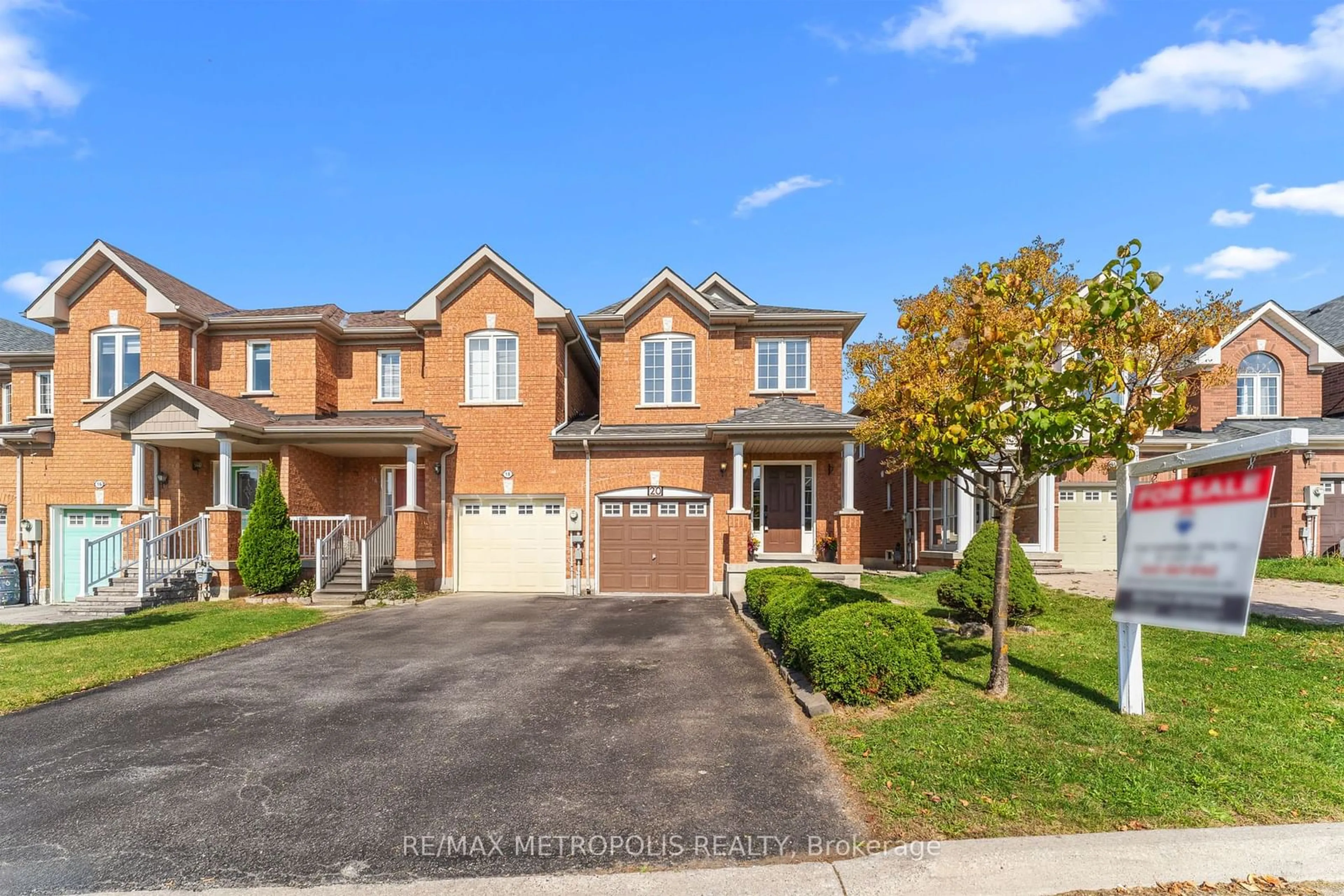 A pic from exterior of the house or condo, the street view for 20 Christephen Cres, Richmond Hill Ontario L4S 2S6