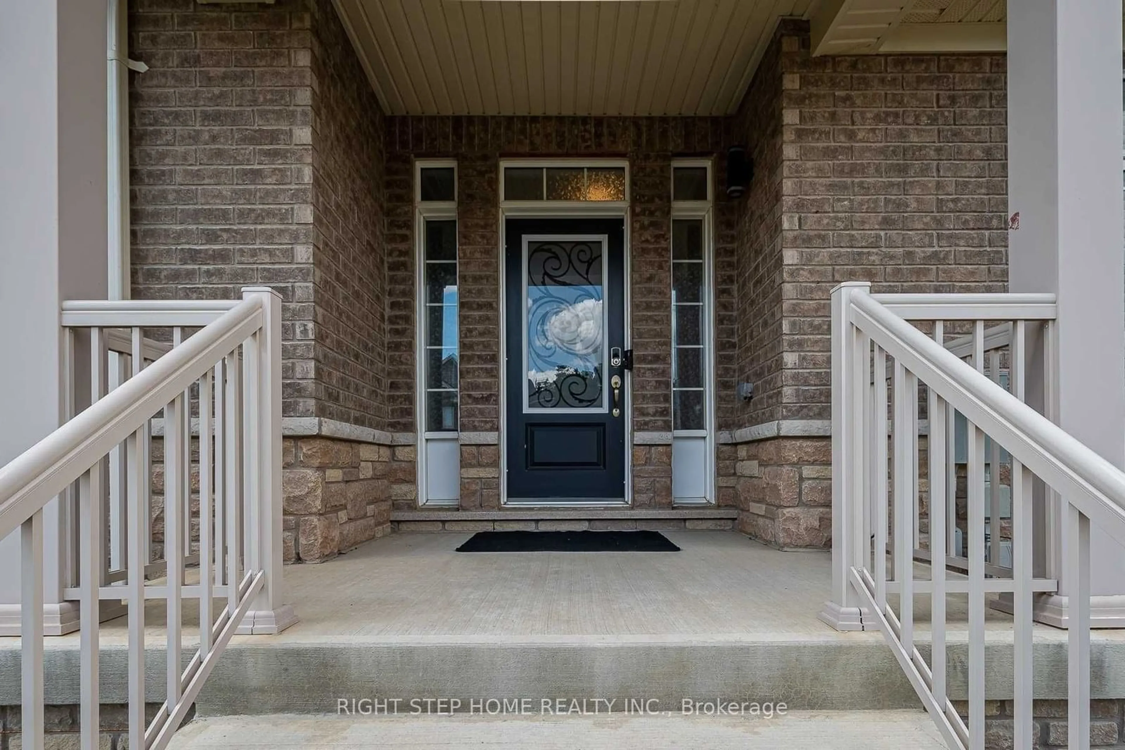 Indoor entryway, cement floor for 29 Watson Dr, New Tecumseth Ontario L0G 1W0