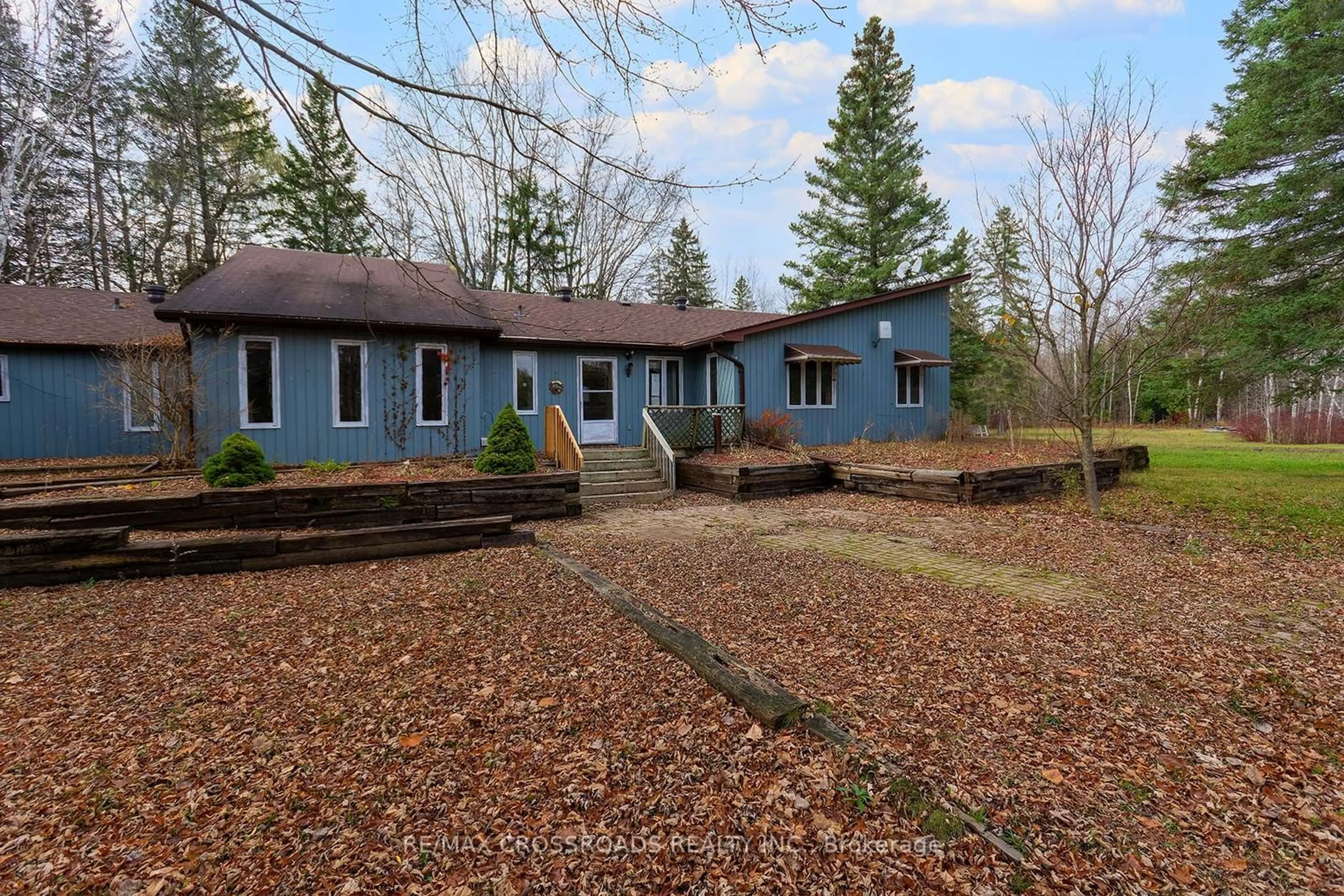 Frontside or backside of a home, cottage for 2726 9Th Line, Innisfil Ontario L9S 3Z8