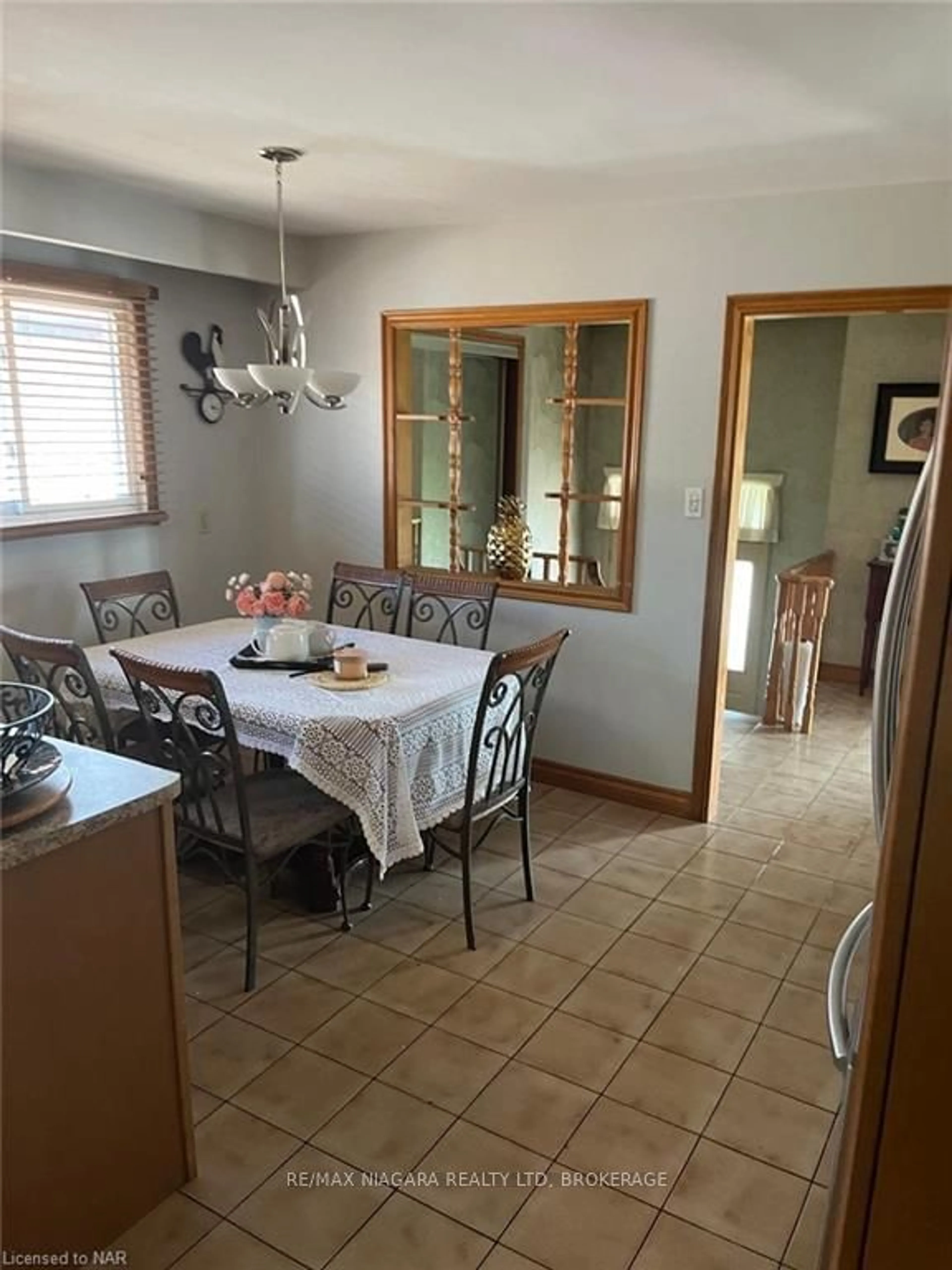 Dining room, cottage for 78 ASHBURN Cres, Vaughan Ontario L4L 1G9