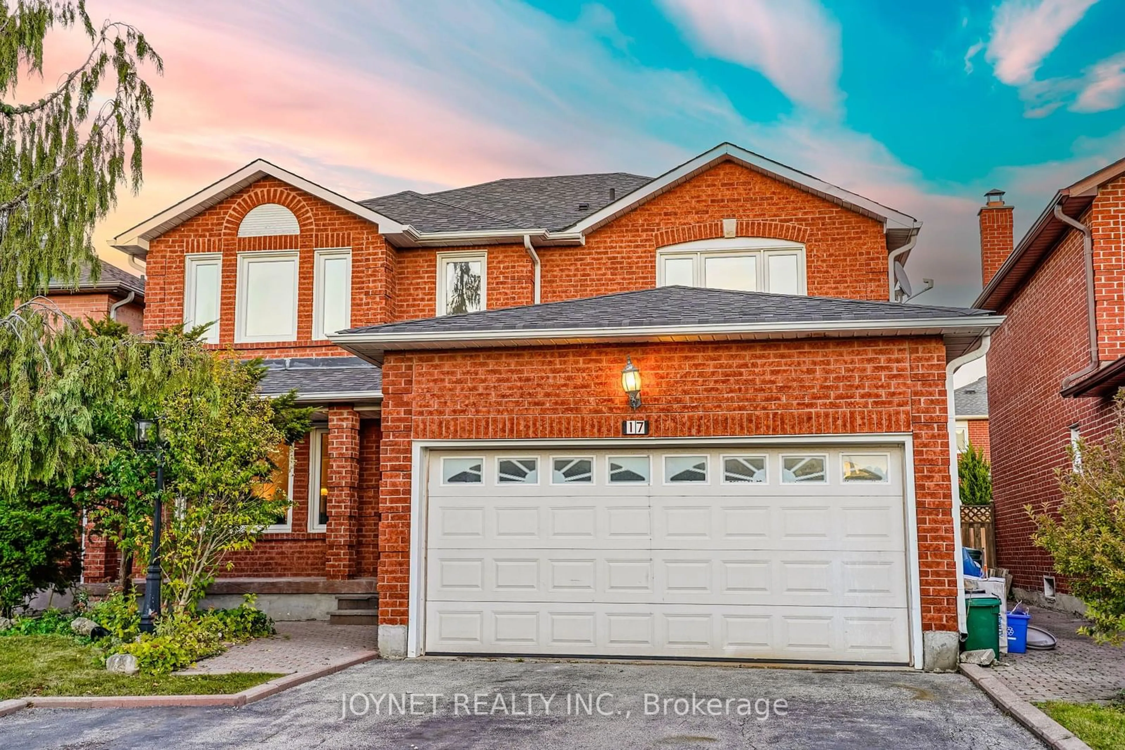 Home with brick exterior material for 17 Swanage Dr, Vaughan Ontario L6A 1G8