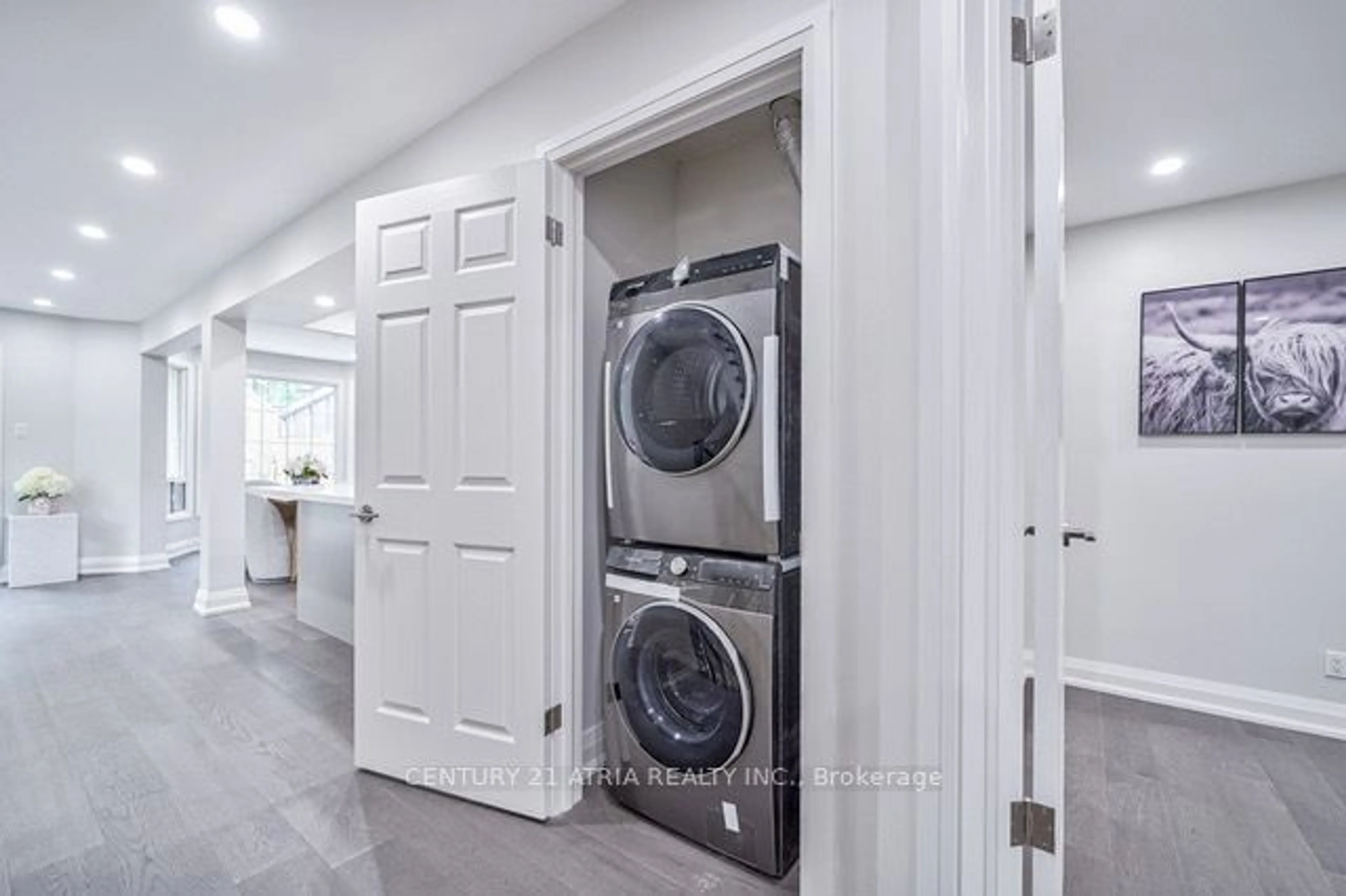 Laundry room for 5 Old Wellington St, Markham Ontario L3P 5E3