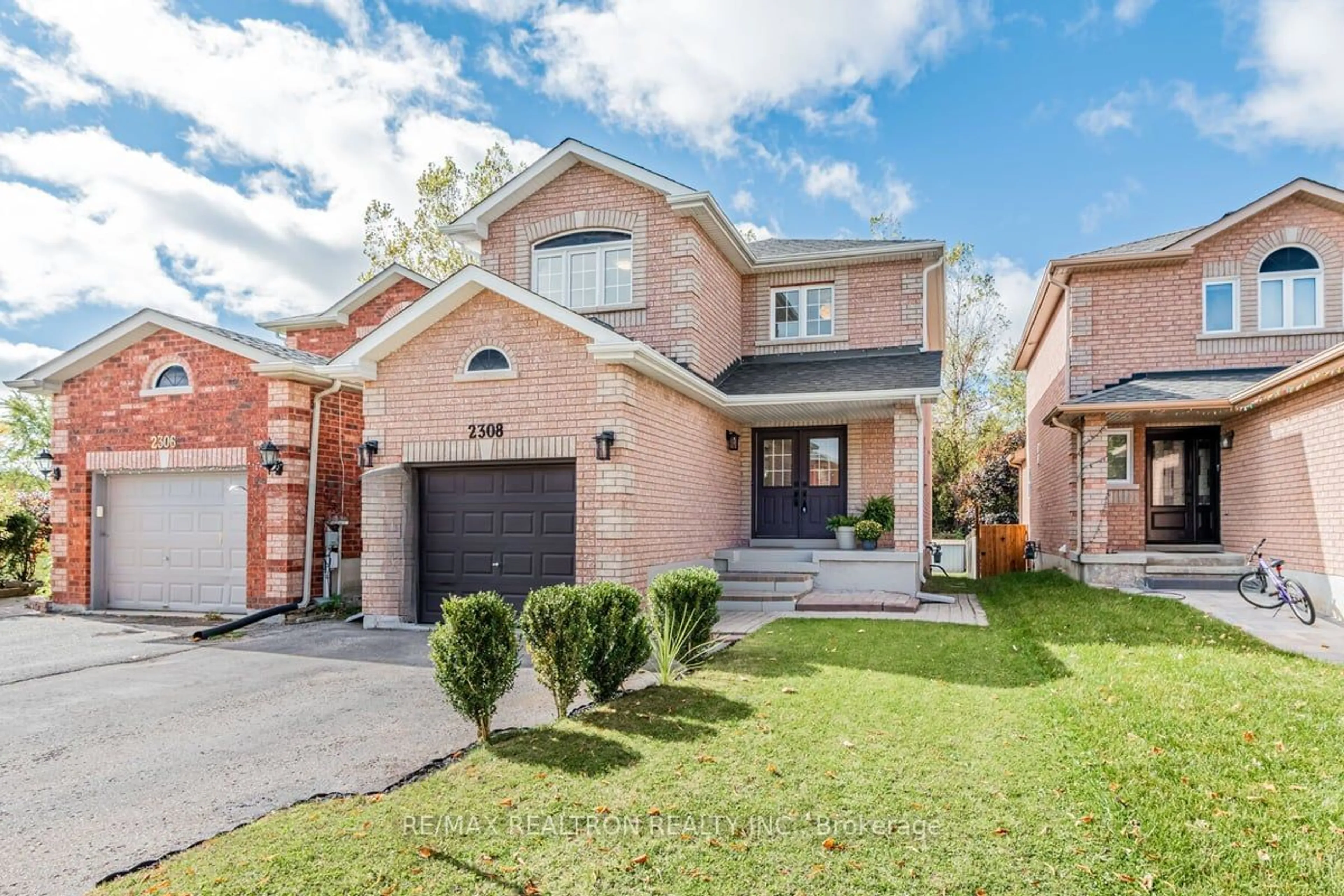 Home with brick exterior material for 2308 Warrington Way, Innisfil Ontario L9S 4V1