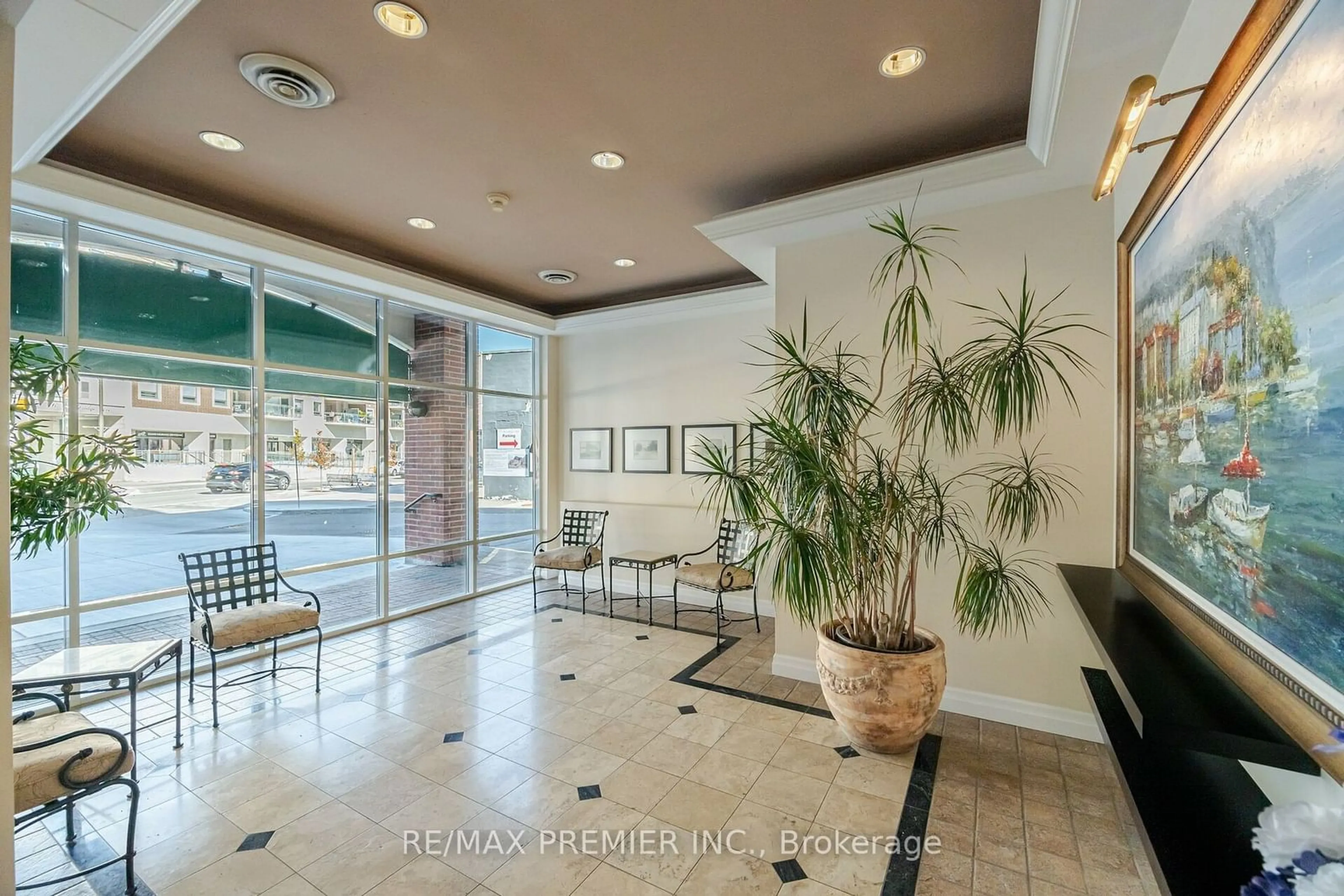 Indoor lobby, ceramic floors for 121 Woodbridge Ave #307, Vaughan Ontario L4L 9E3