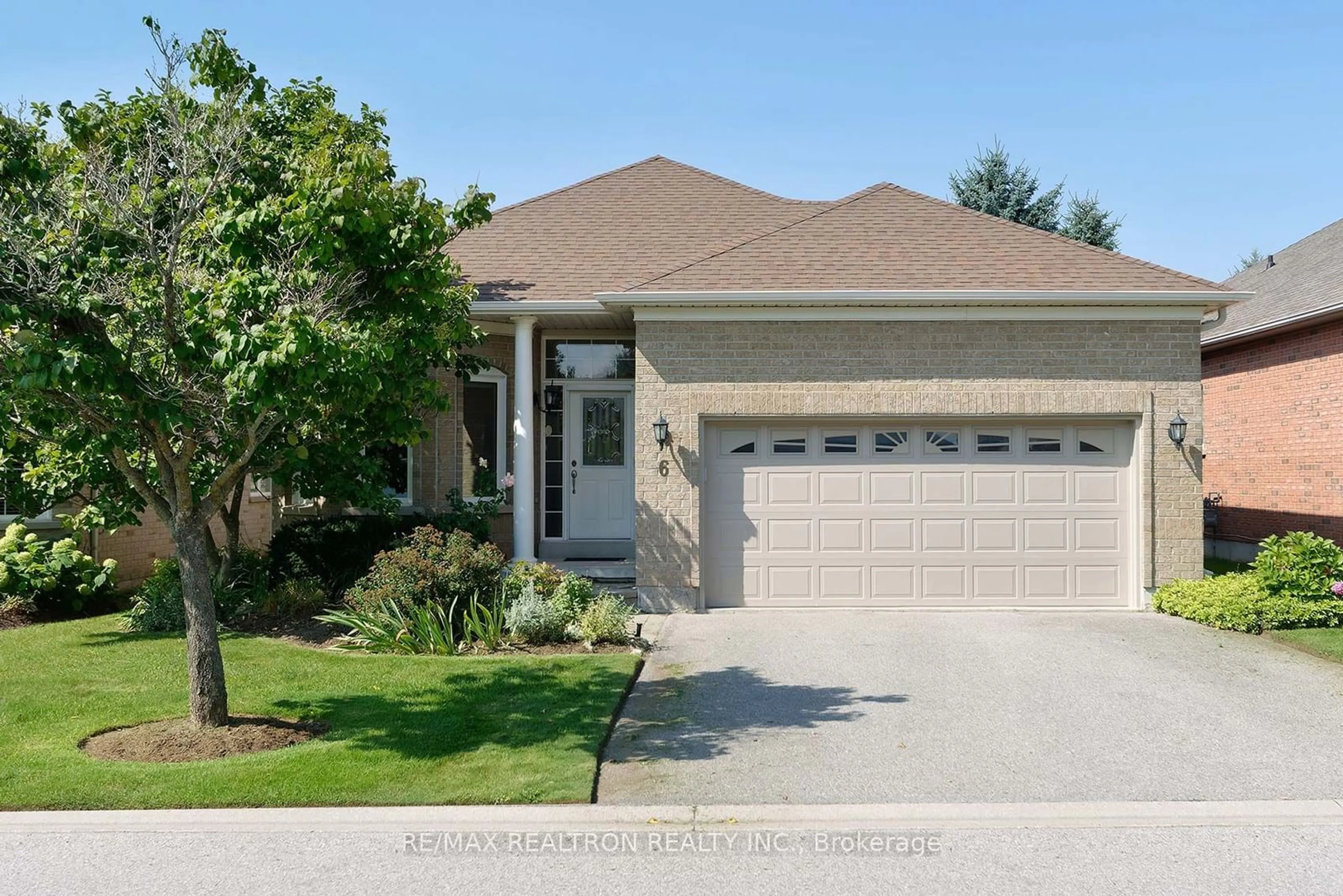 Frontside or backside of a home, the street view for 6 Arnie's Chance, Whitchurch-Stouffville Ontario L4A 1M7