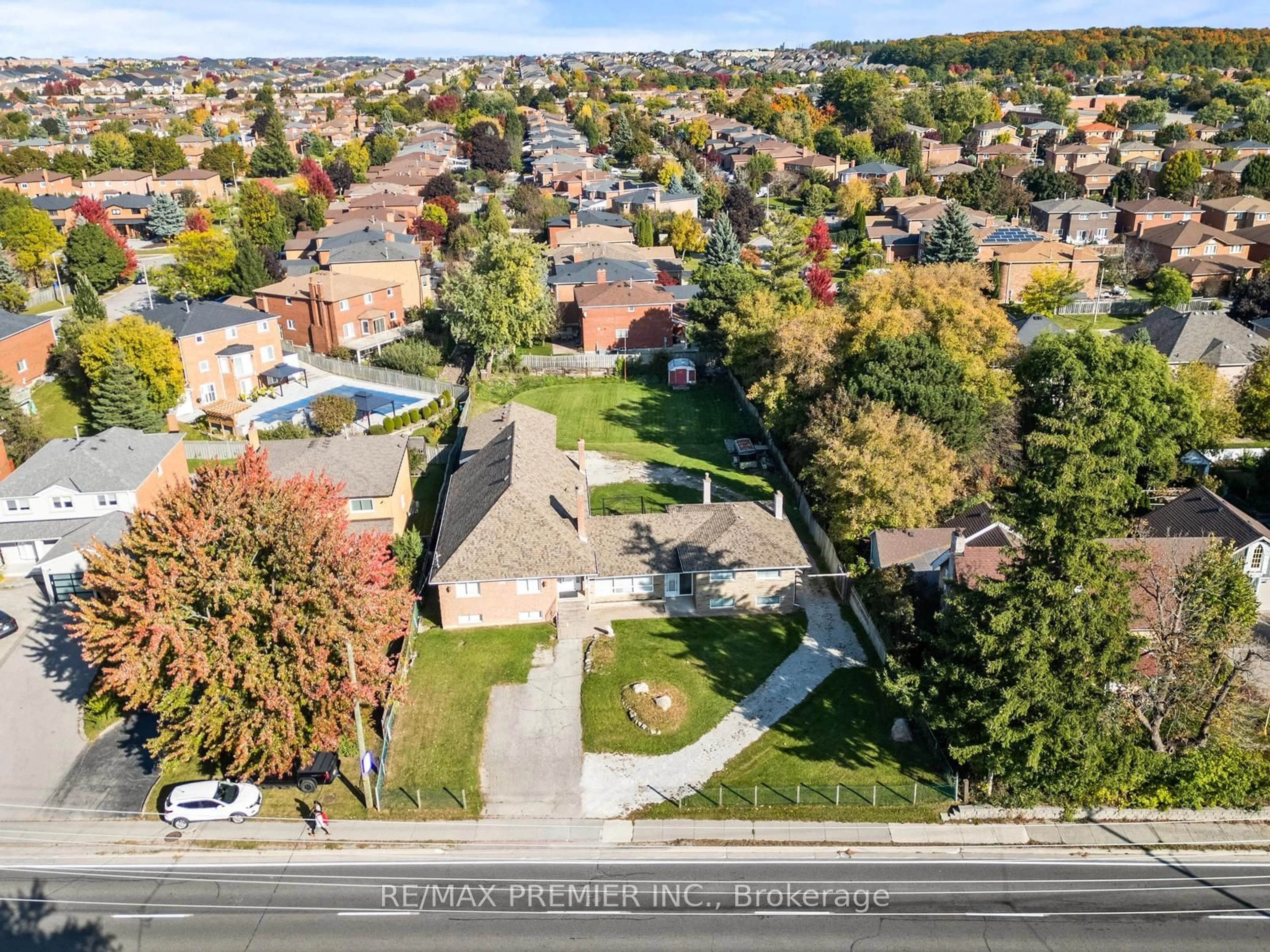 Frontside or backside of a home, the street view for 9725 Keele St, Vaughan Ontario L6A 3Y5