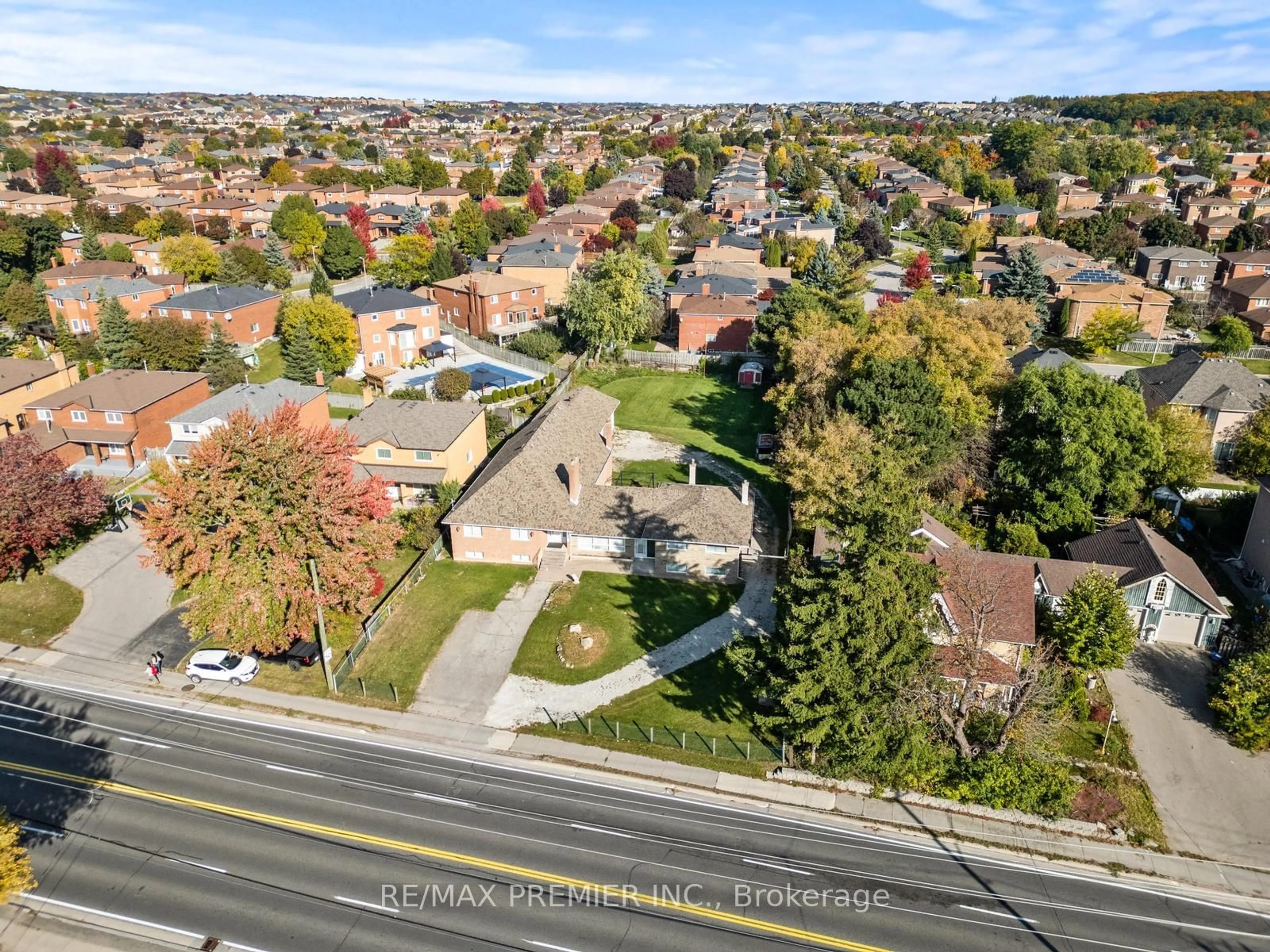 Frontside or backside of a home, the street view for 9725 Keele St, Vaughan Ontario L6A 3Y5