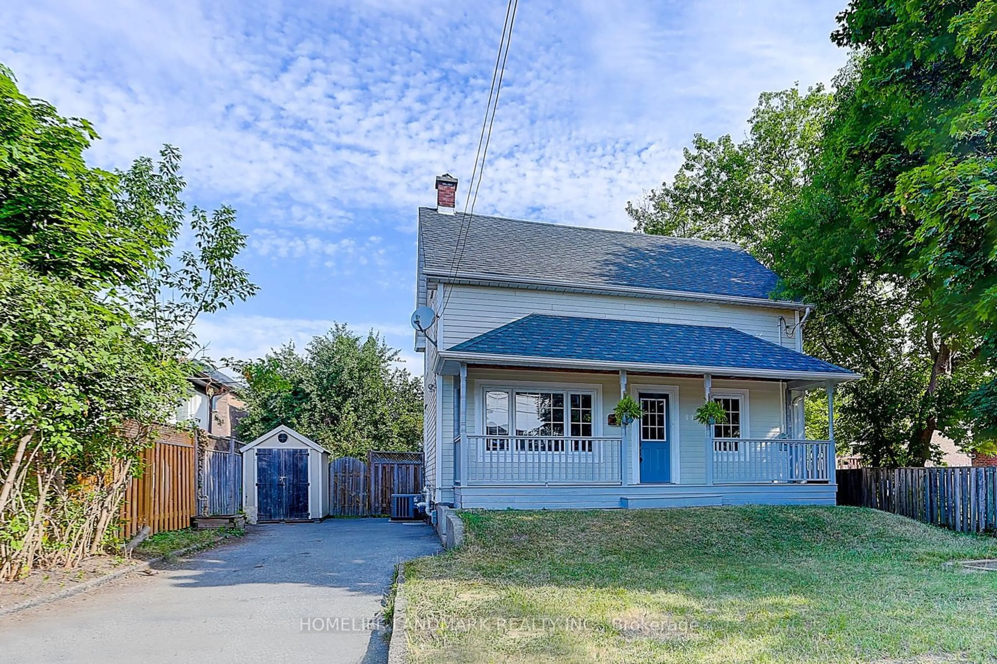 Frontside or backside of a home, the street view for 115 Crosby Ave, Richmond Hill Ontario L4C 2R3