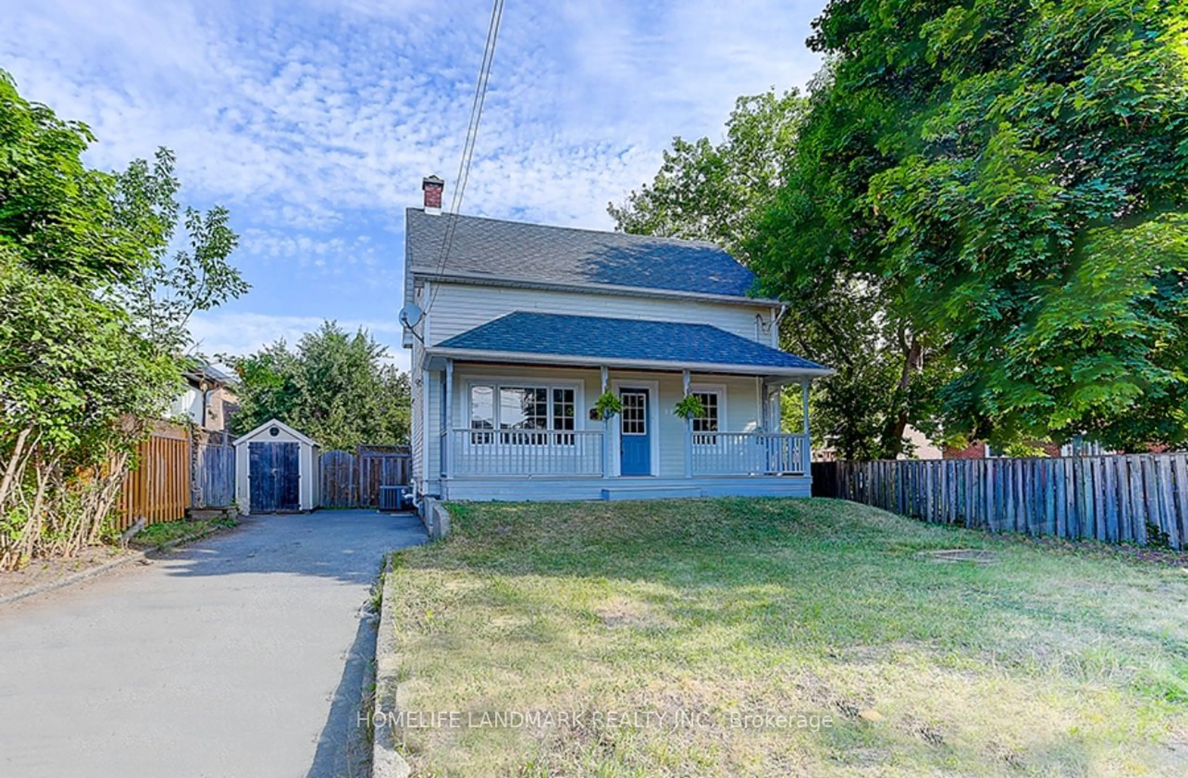 Frontside or backside of a home, the street view for 115 Crosby Ave, Richmond Hill Ontario L4C 2R3