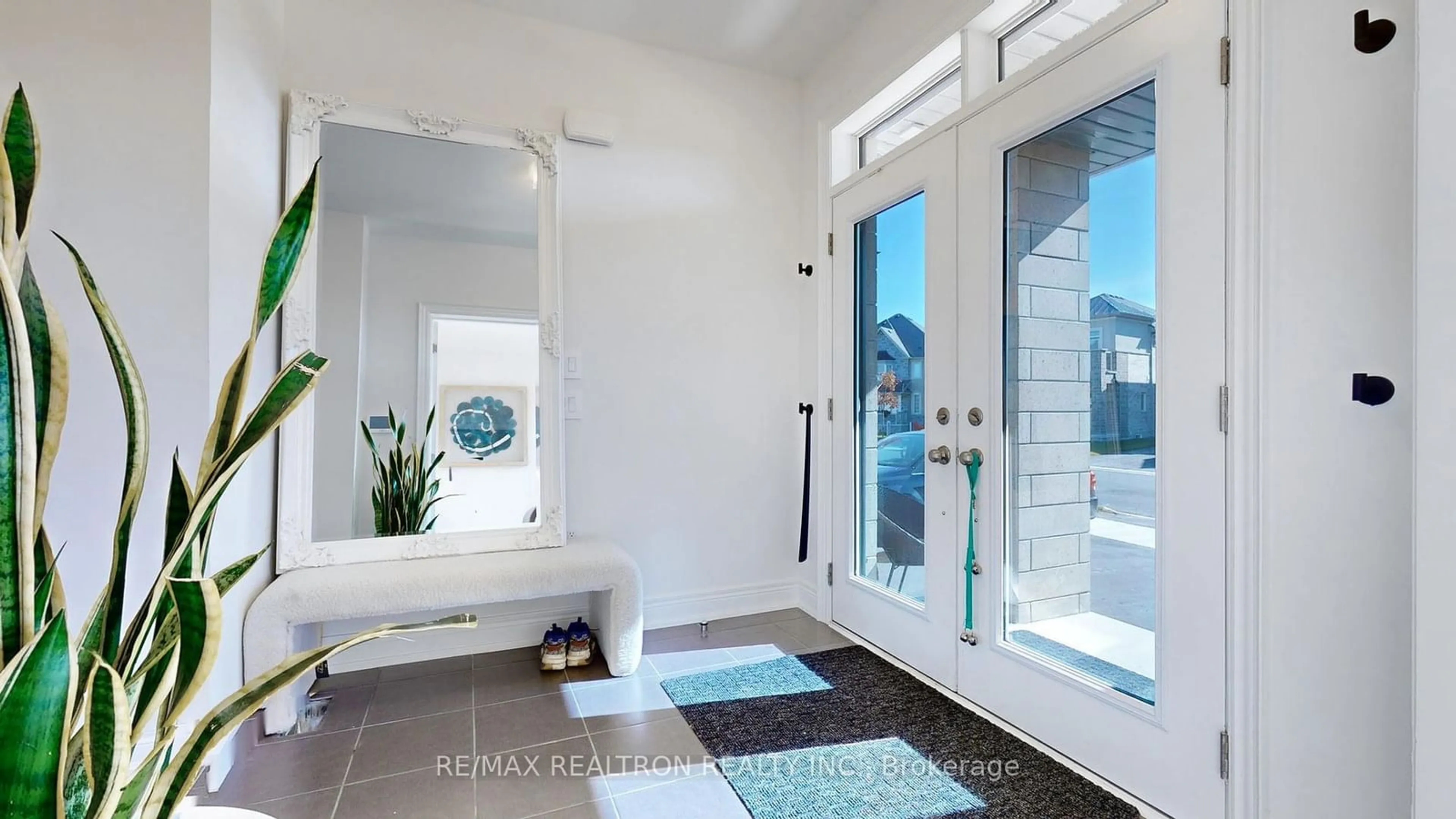 Contemporary bathroom, ceramic floors for 292 Ben Sinclair Ave, East Gwillimbury Ontario L9N 0Z1