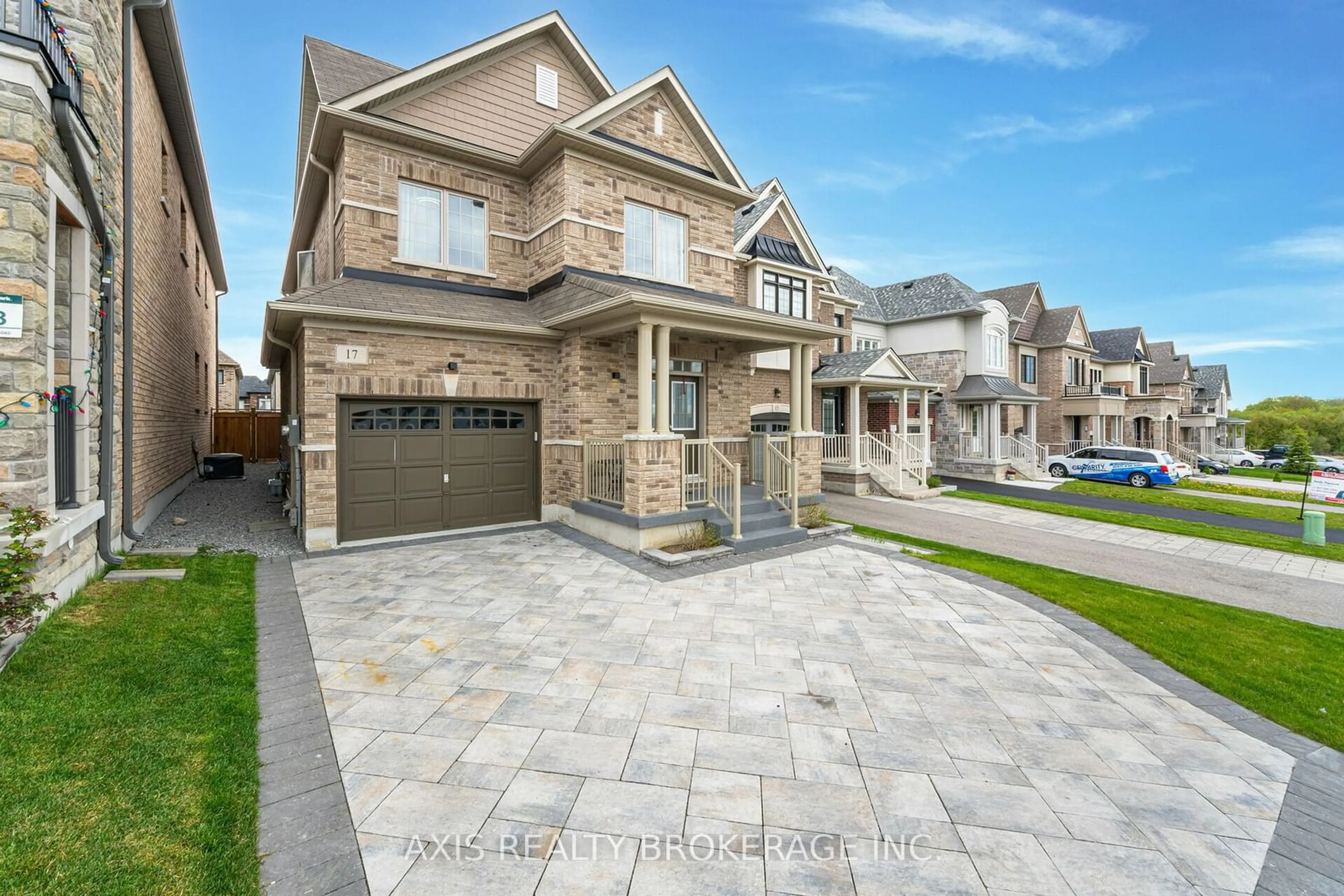 Home with brick exterior material for 17 Grinnel Rd, East Gwillimbury Ontario L9N 0X5