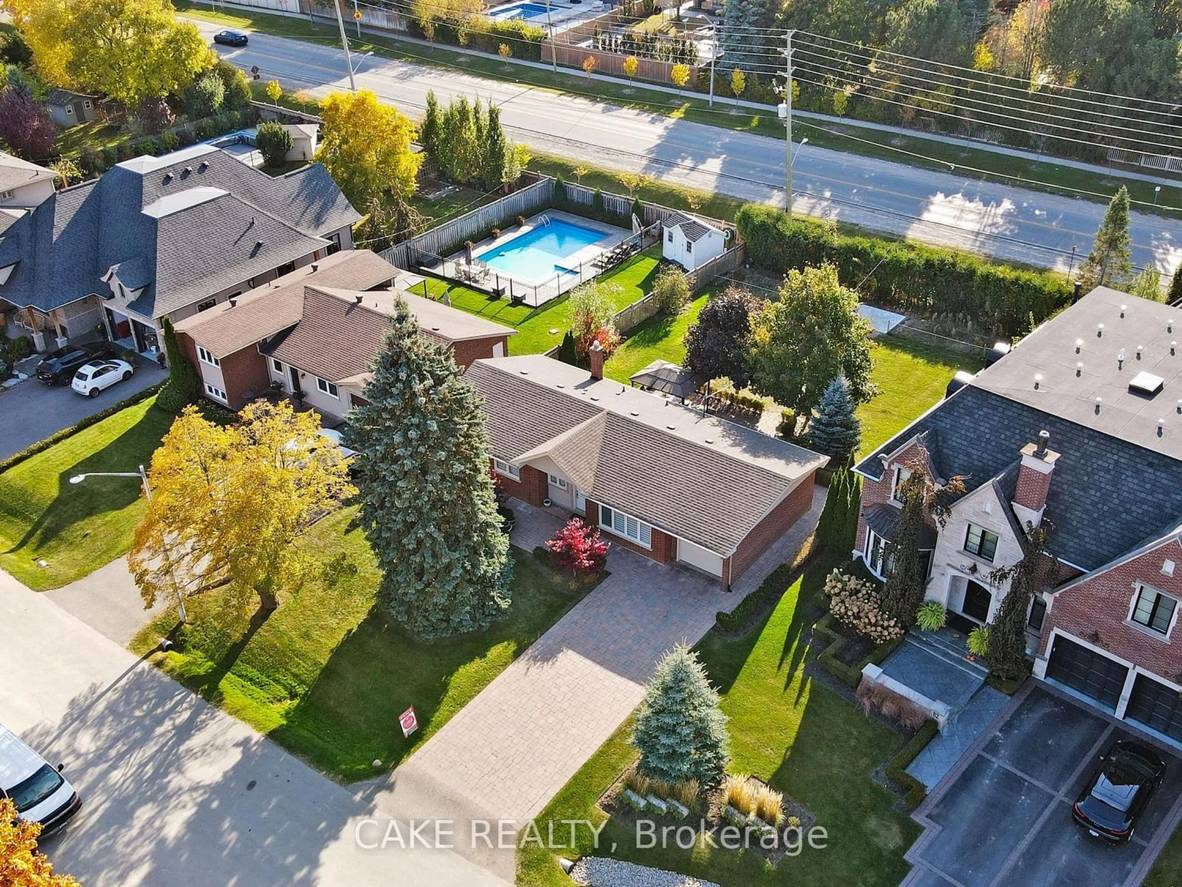 Frontside or backside of a home, the fenced backyard for 118 DONHILL Cres, Vaughan Ontario L0J 1C0