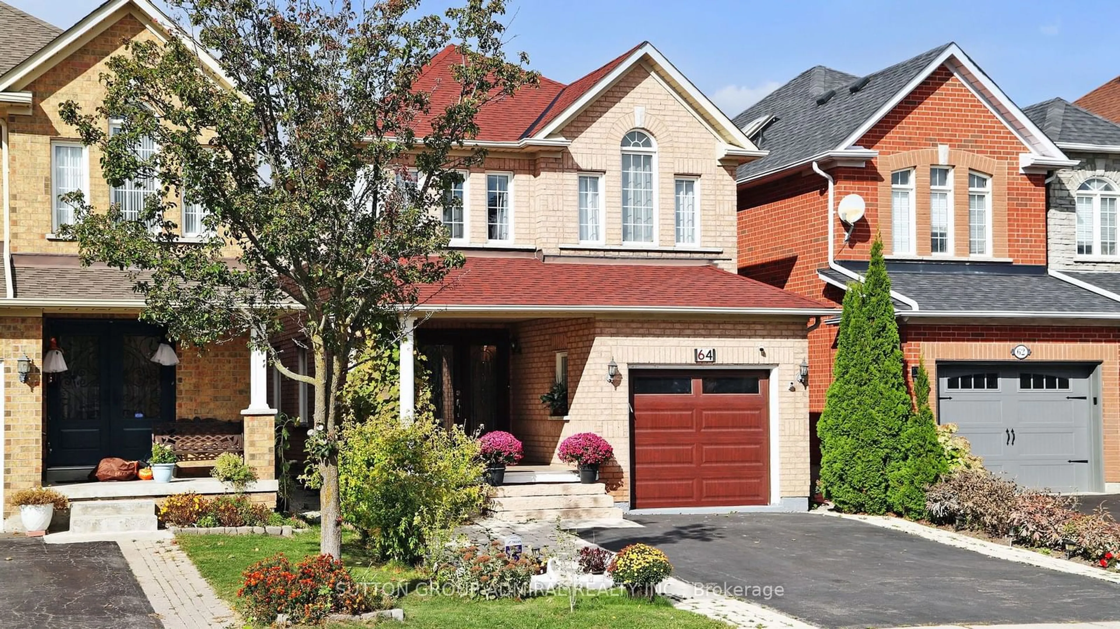 Home with brick exterior material for 64 Eddington Pl, Vaughan Ontario L6A 3P3